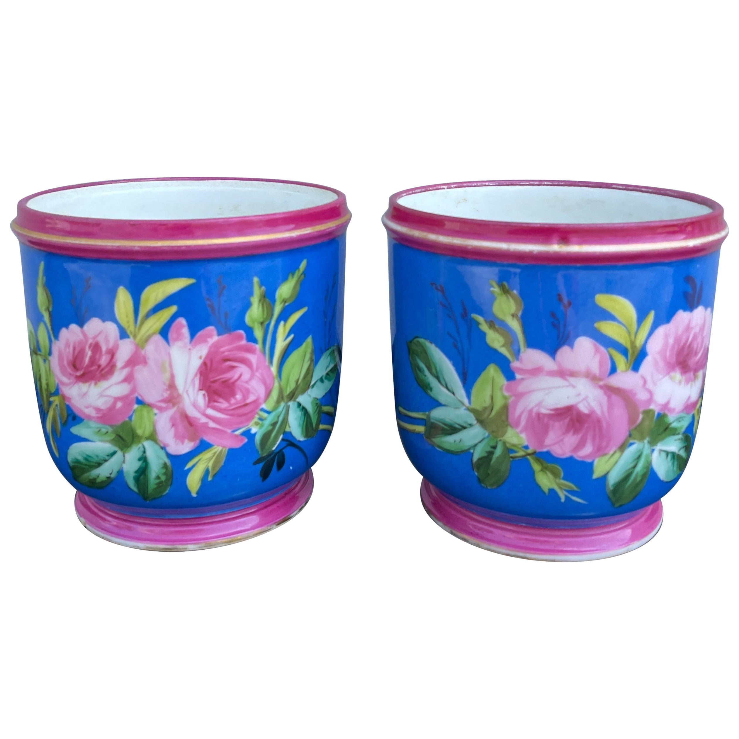 Paire de cache-pots anciens en porcelaine de Paris avec pivoines roses