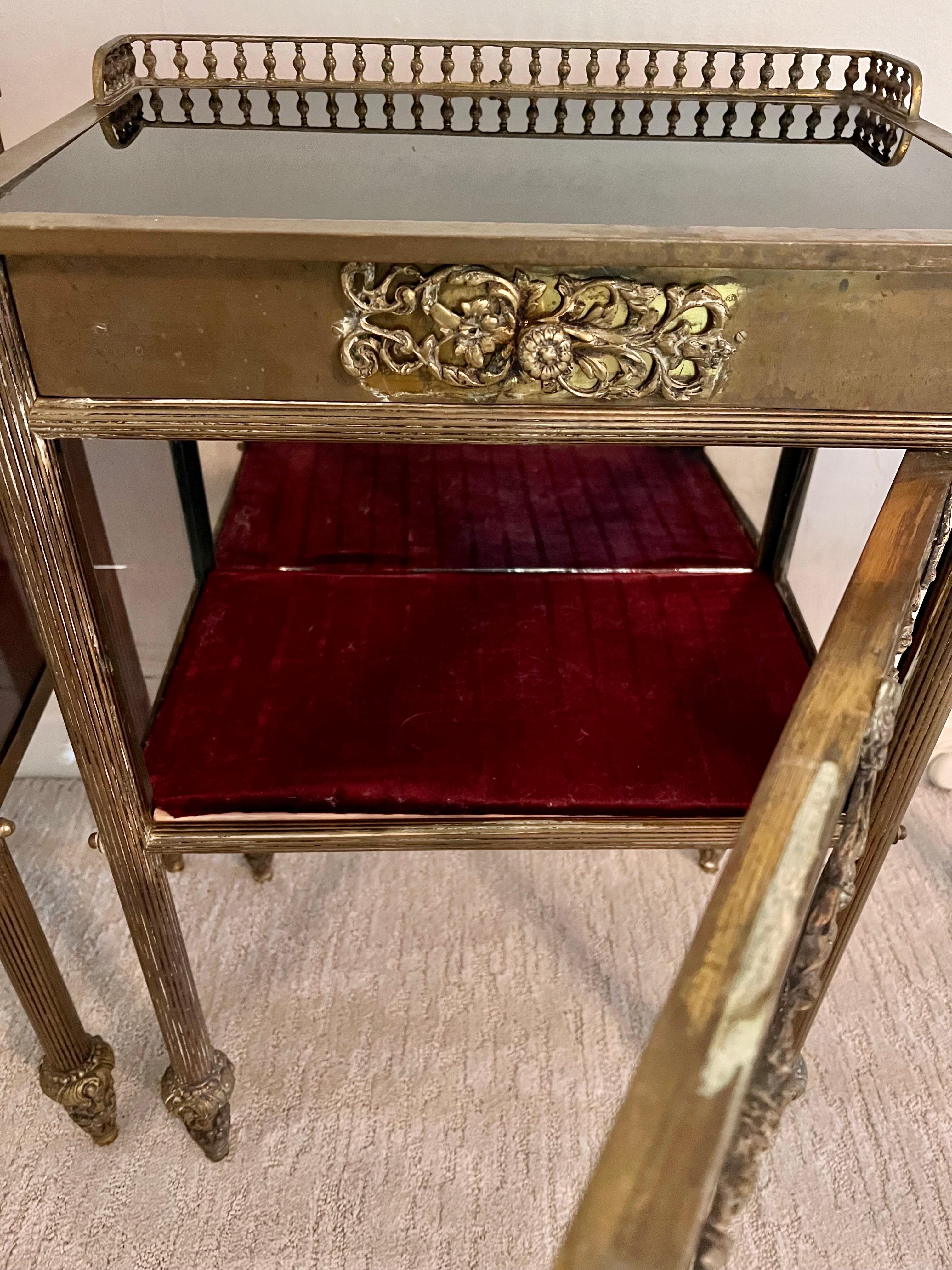 Pair of Antique Patinated Brass and Glass Vitrine Nightstands For Sale 3