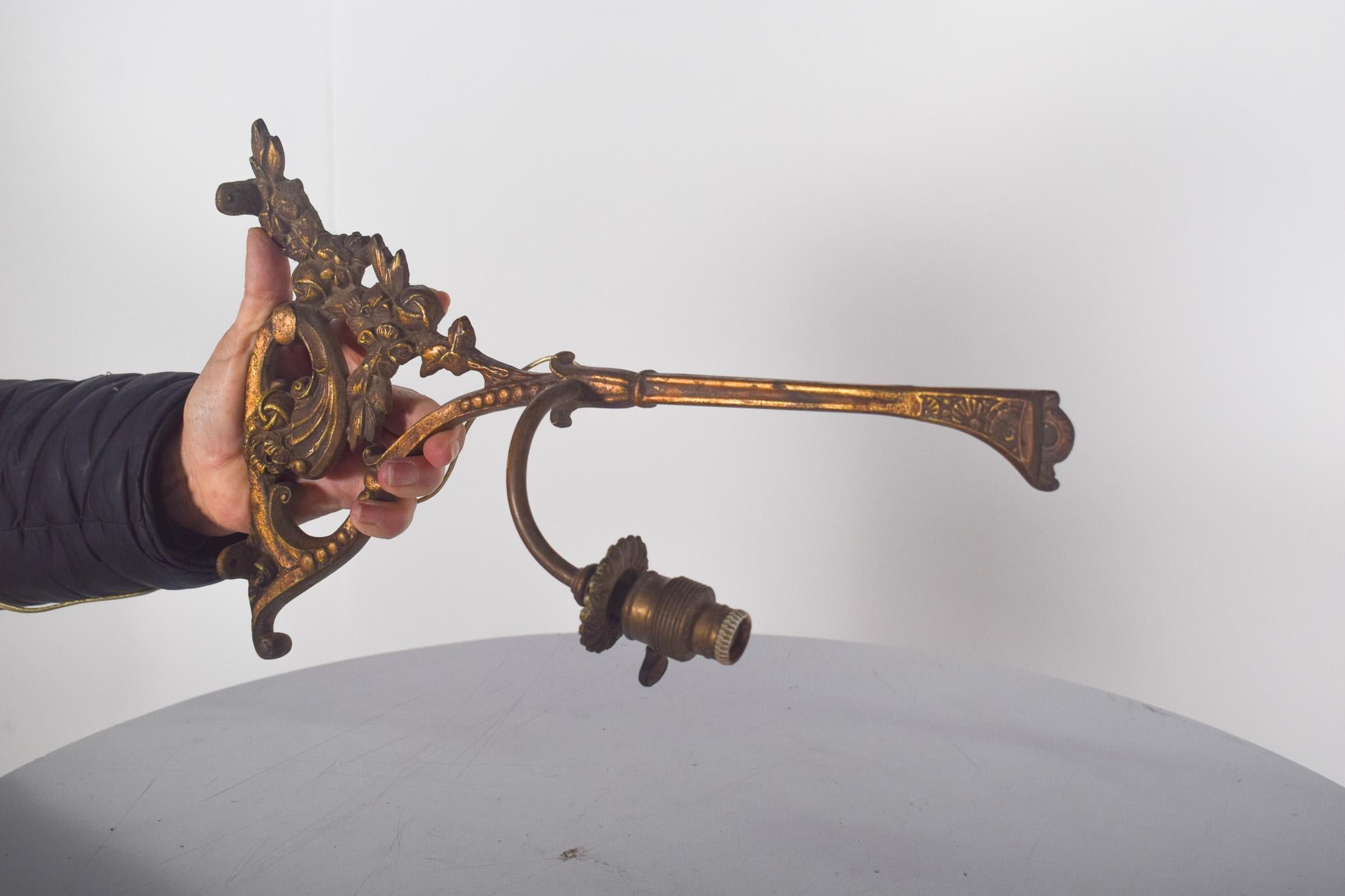 Coppia di luci da pianoforte antiche in bronzo In condizioni buone in vendita a Lisboa, Lisboa