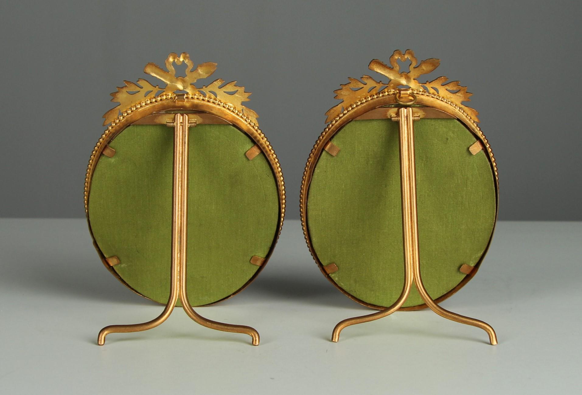 XIXe siècle Paire de cadres anciens, velours rouge bordeaux, France, années 1880, 5 x 7 cm en vente