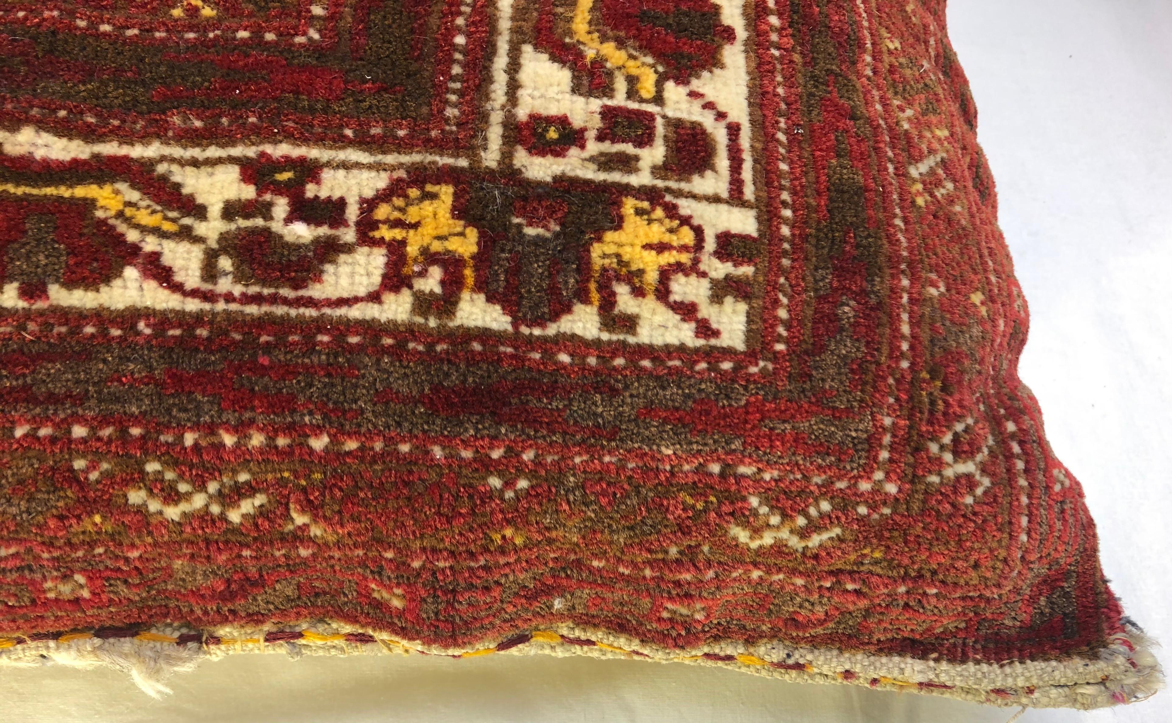 Paar antike Kissen aus Vintage-Teppichfragment (Leinen) im Angebot
