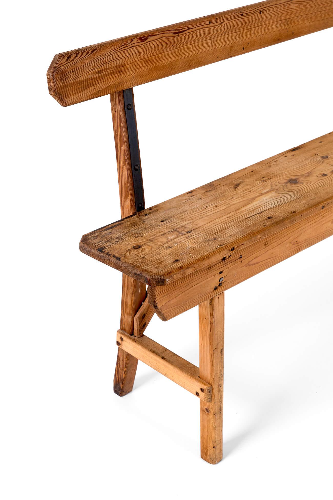 Paire de bancs anciens en pin en vente 2