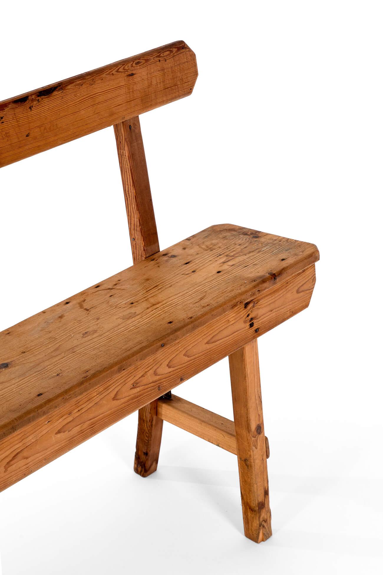 Paire de bancs anciens en pin en vente 3