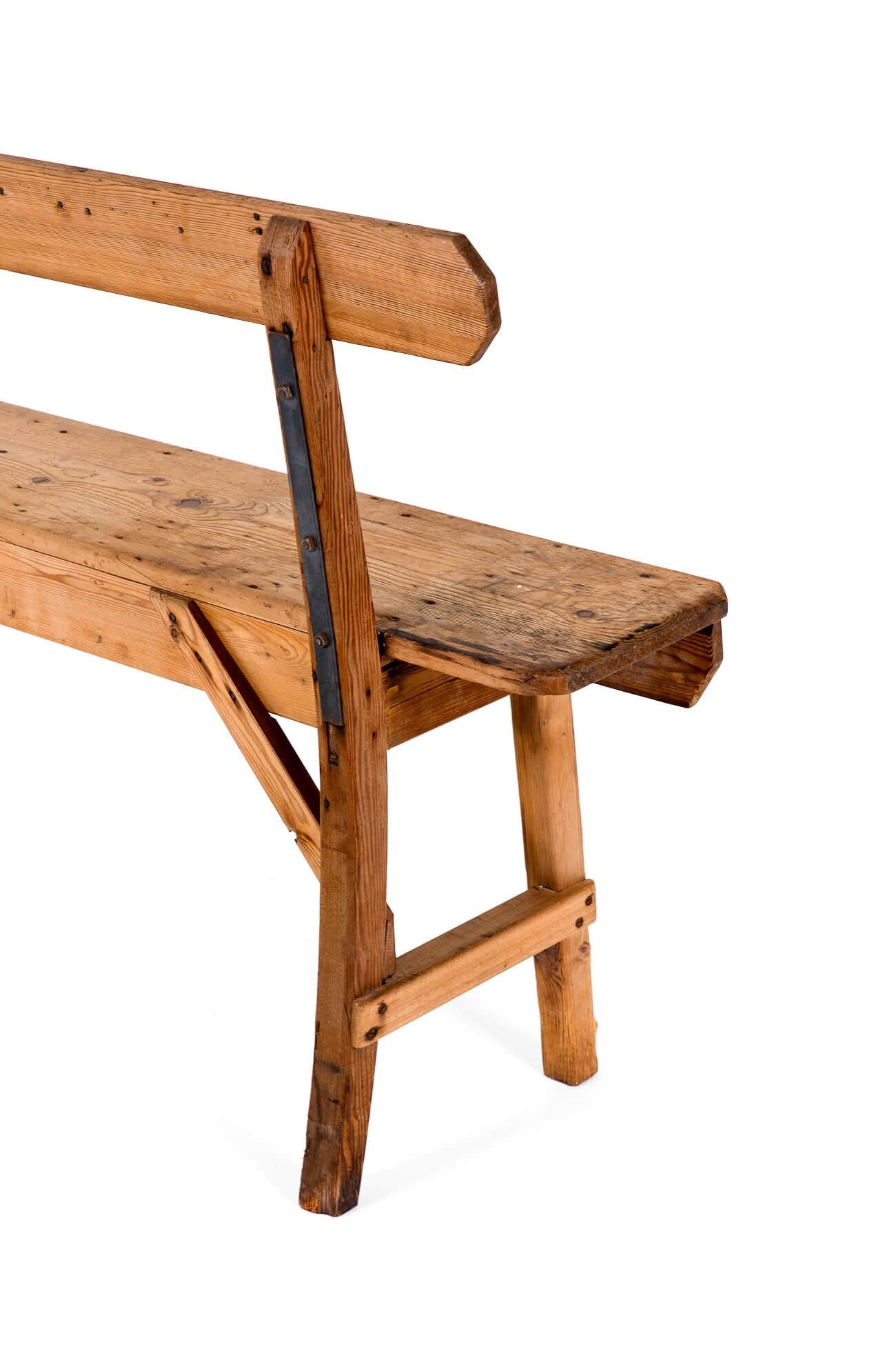 Paire de bancs anciens en pin en vente 6