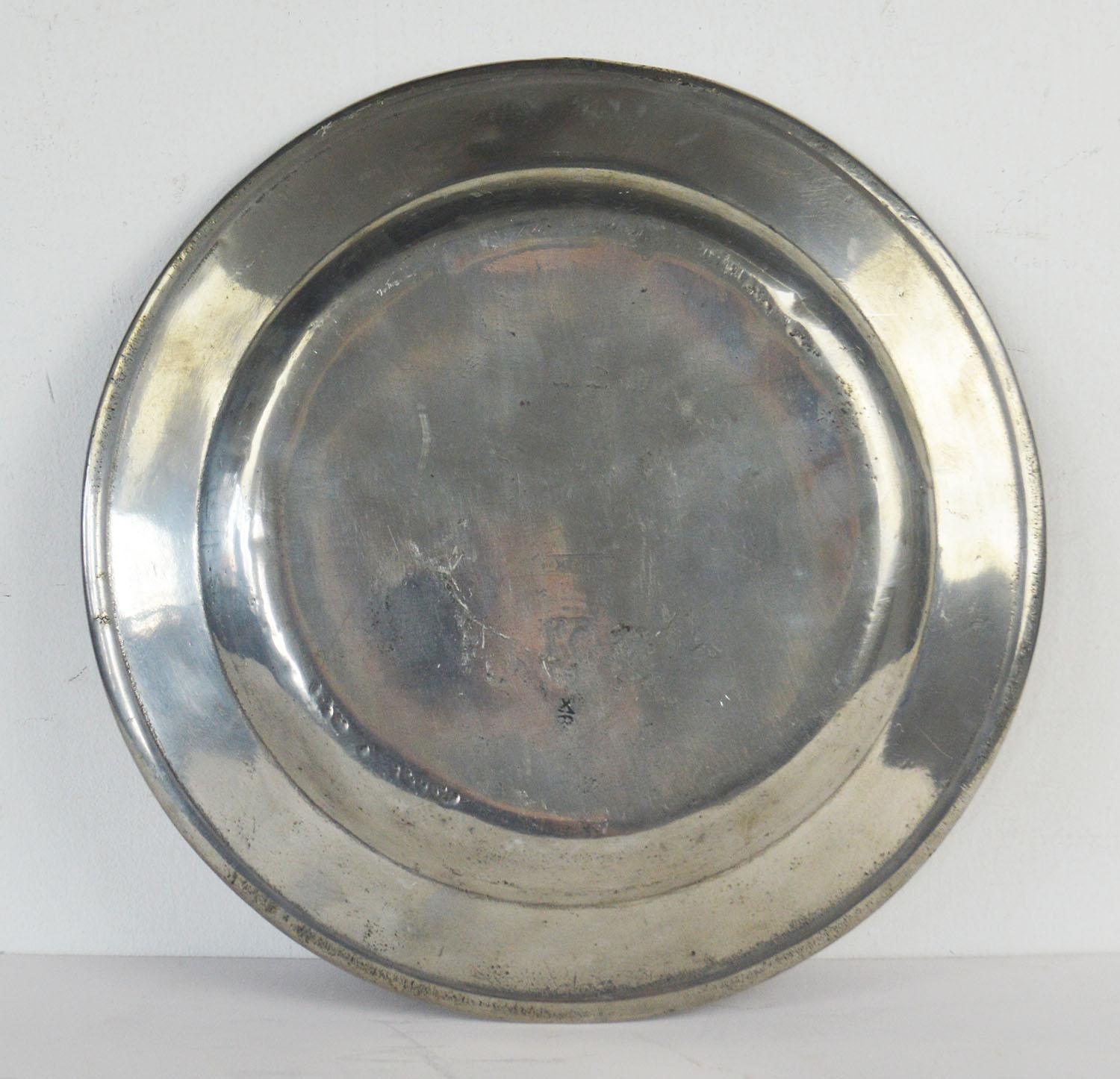 Pair of Antique Polished 9.5 inch Pewter Plates, English, 18th Century 6