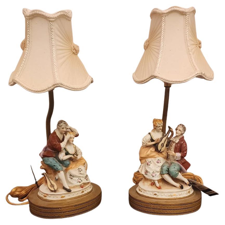 Paire de lampes anciennes en porcelaine