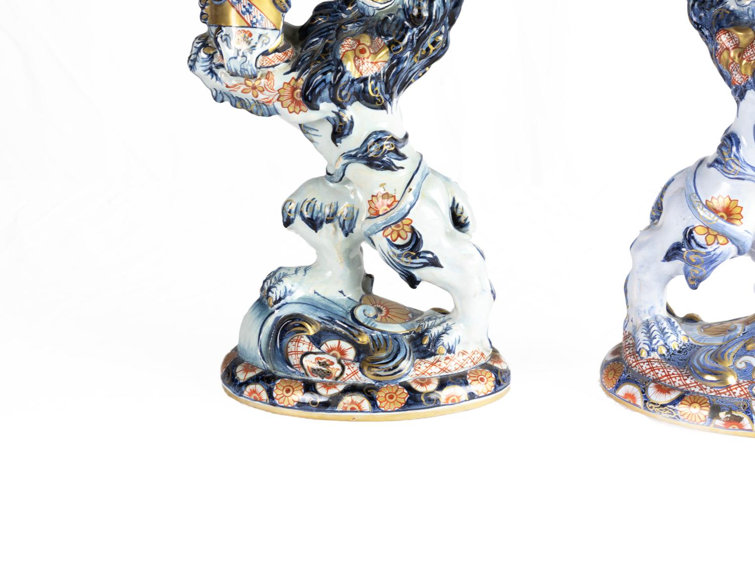  Pair of Antique Porcelain Lions Candle Holders by Emile Gallé In Good Condition For Sale In Lisbon, PT