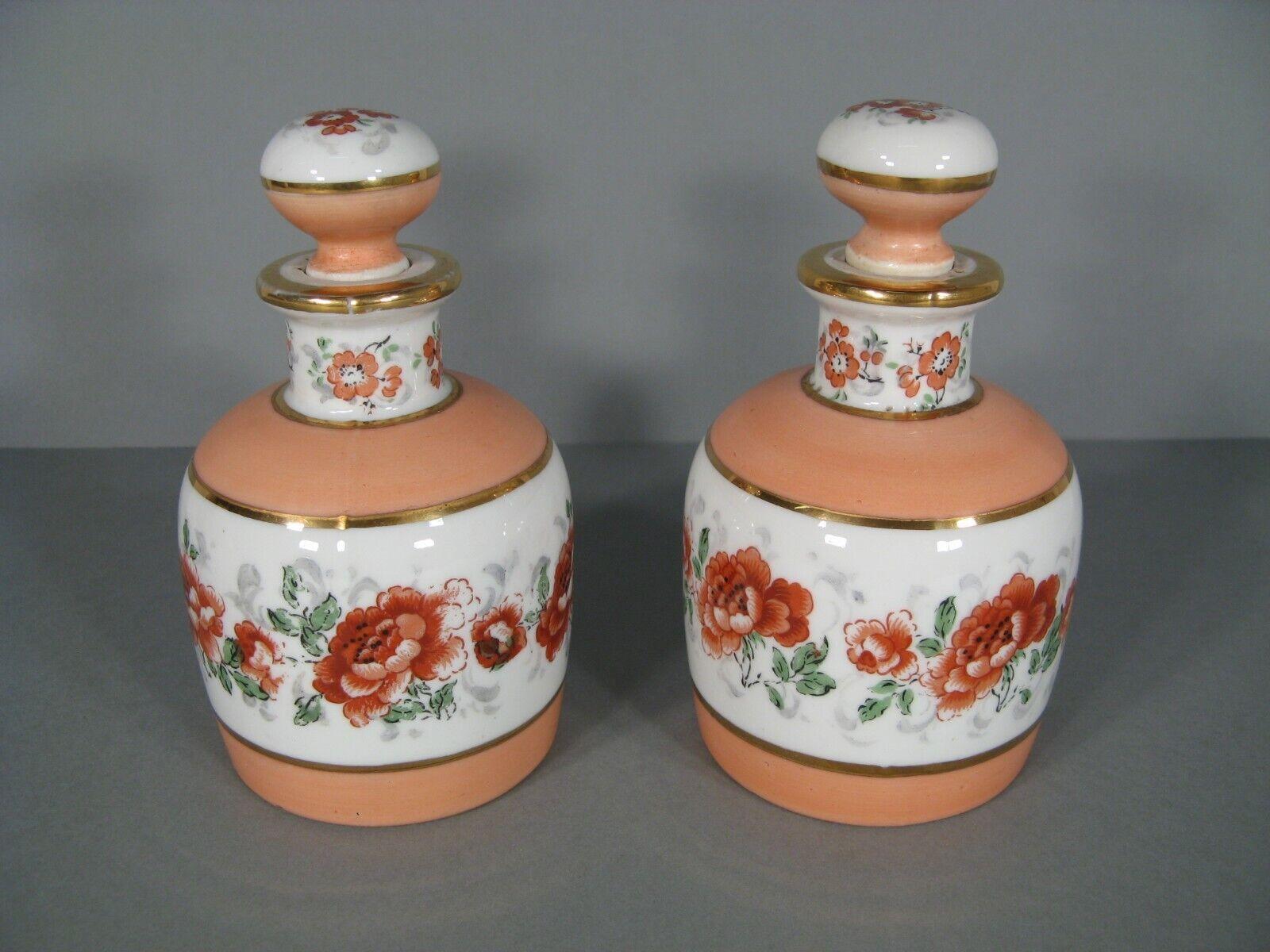 Pareja de frascos de perfume antiguos de porcelana con decoración floral - 1Y115 en Bueno Estado en Bordeaux, FR