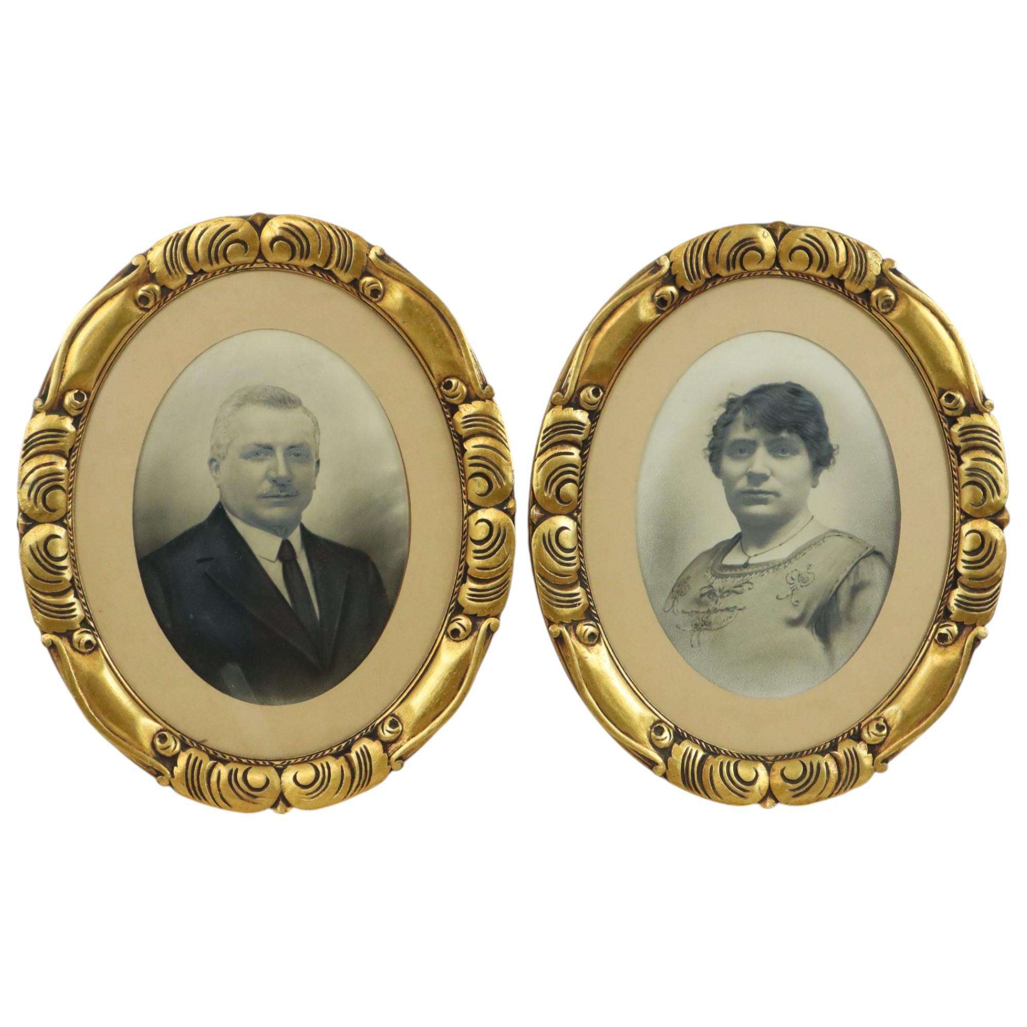 Pareja de Retratos Antiguos Marcos Ovalados Pan de Oro ca 1900 en venta 2