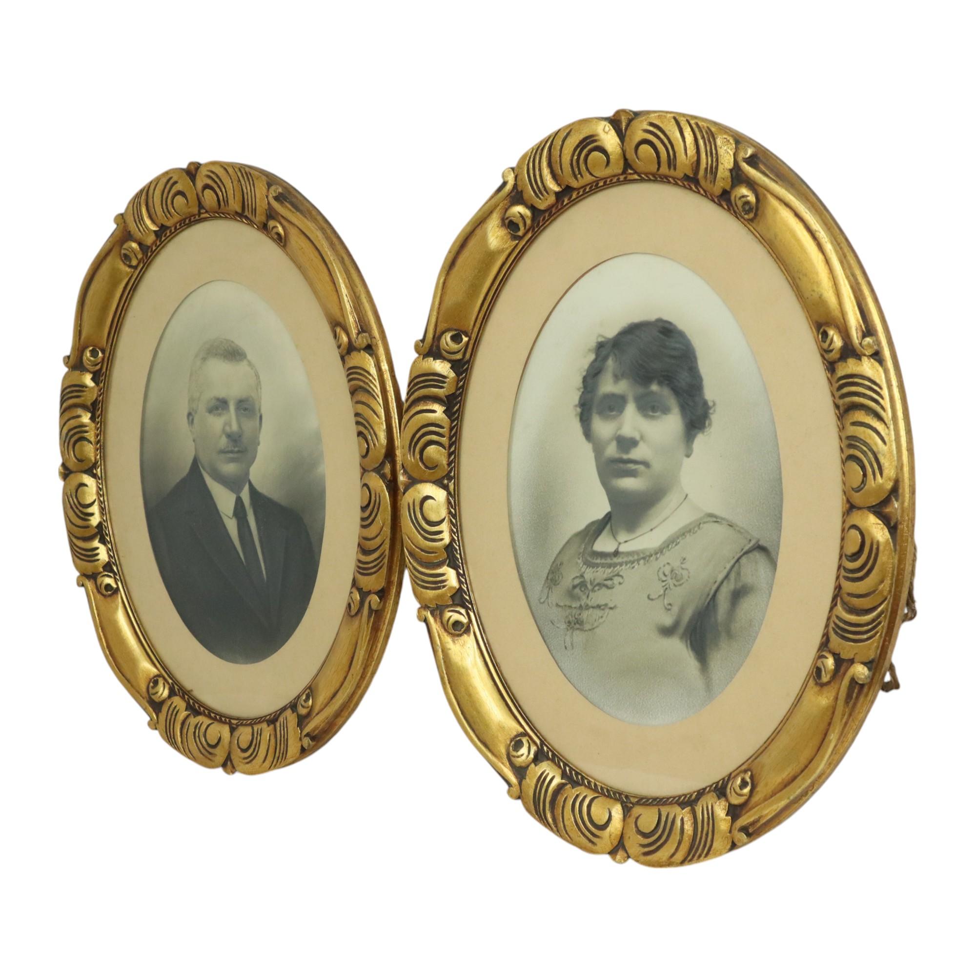 Pareja de Retratos Antiguos Marcos Ovalados Pan de Oro ca 1900 en venta 3