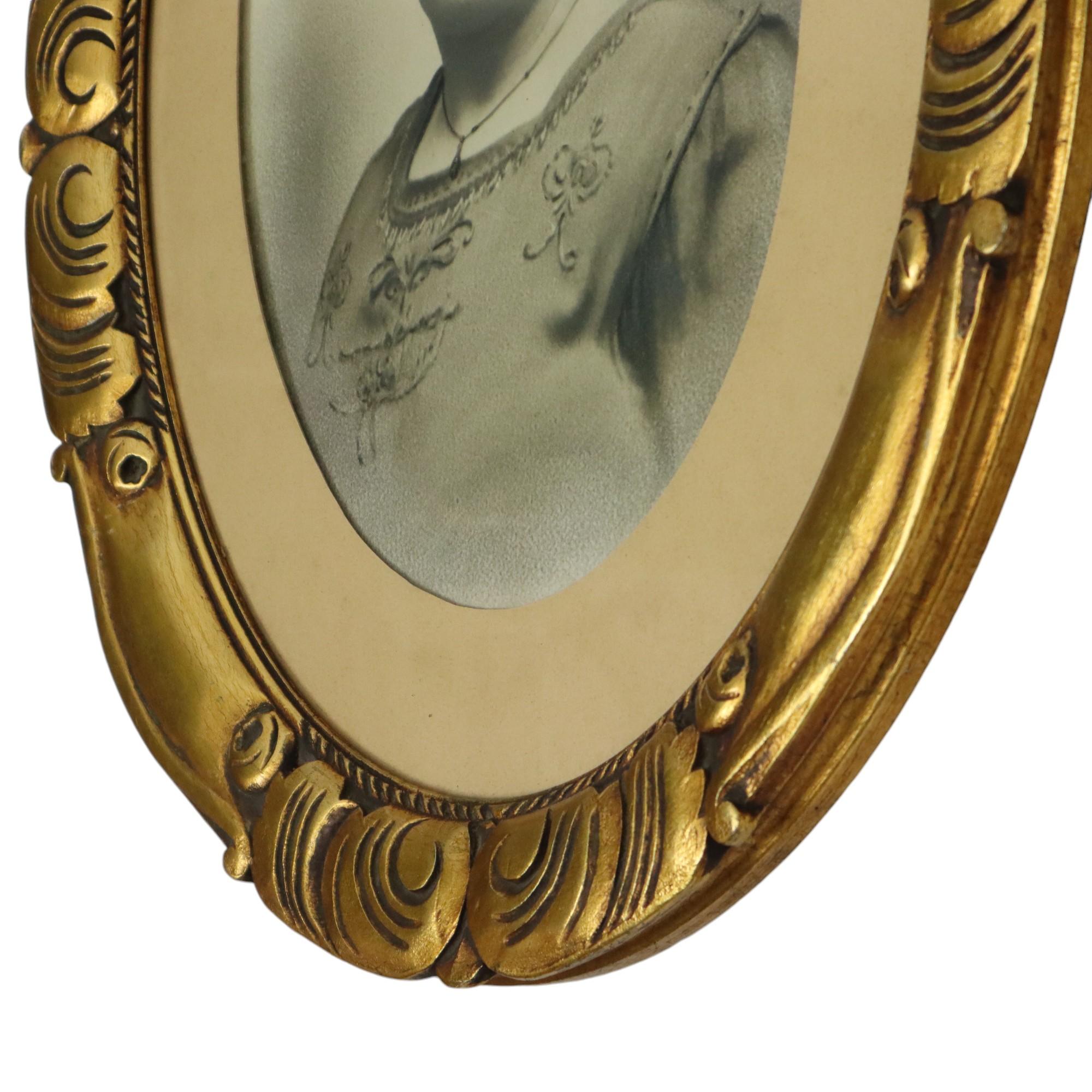 Pareja de Retratos Antiguos Marcos Ovalados Pan de Oro ca 1900 Dorado en venta