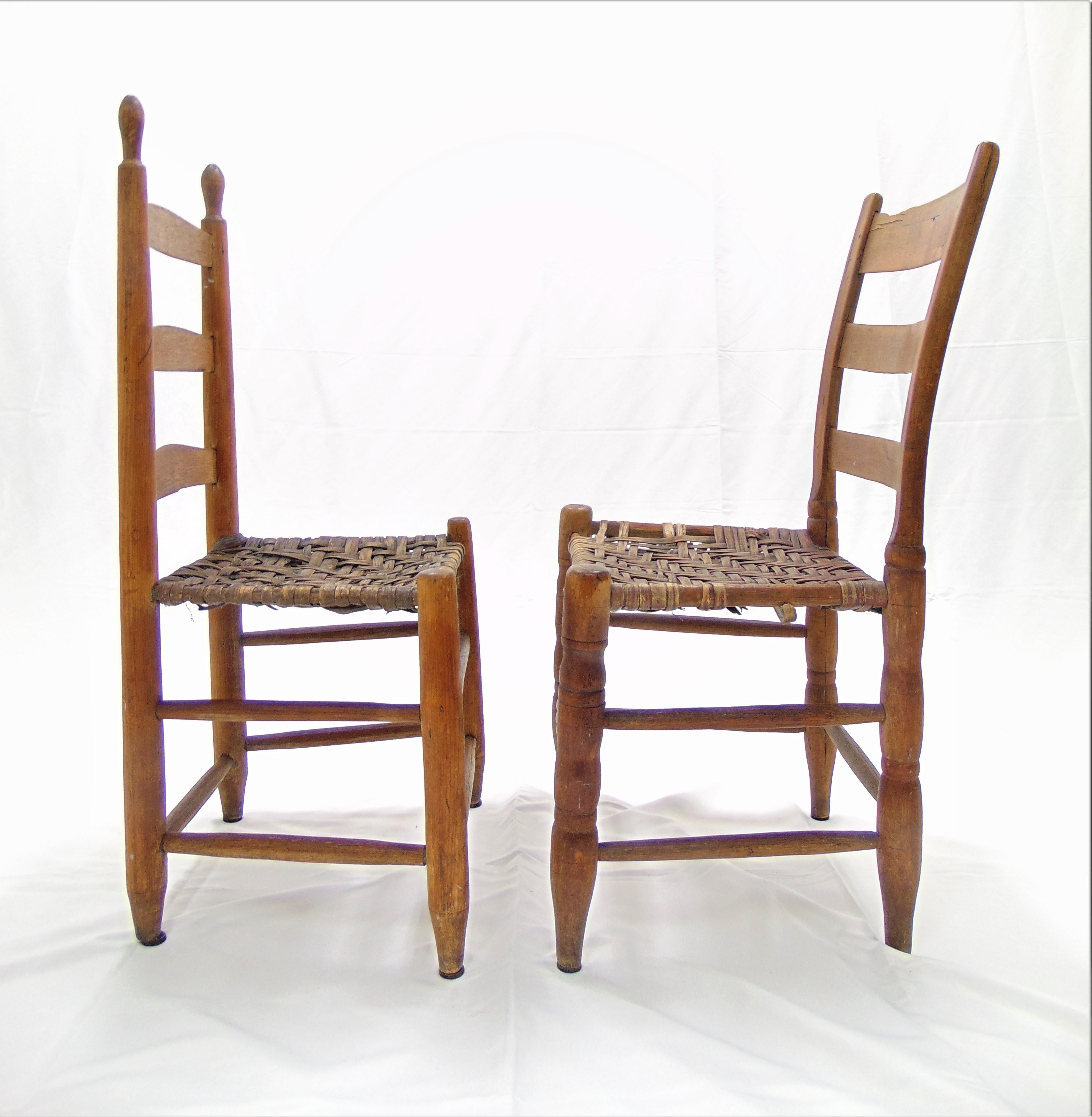 Pair of Antique Primitive Ladder Back and Splint Seats Early 19th Century For Sale 5