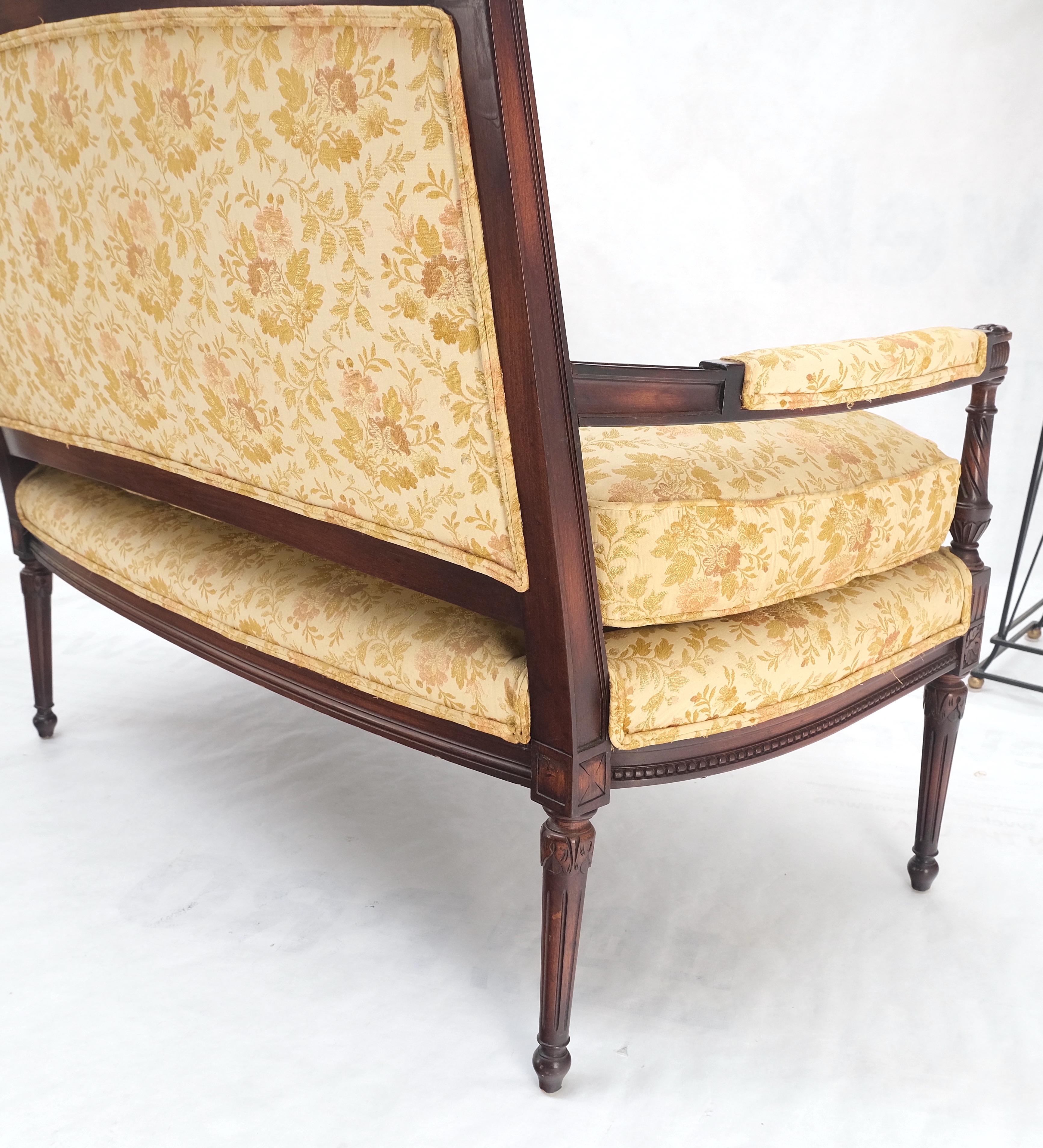 Paar antike geschnitzte Sofas aus Nussbaumholz und Gold mit Polsterung, Love Seats MINT! im Angebot 7