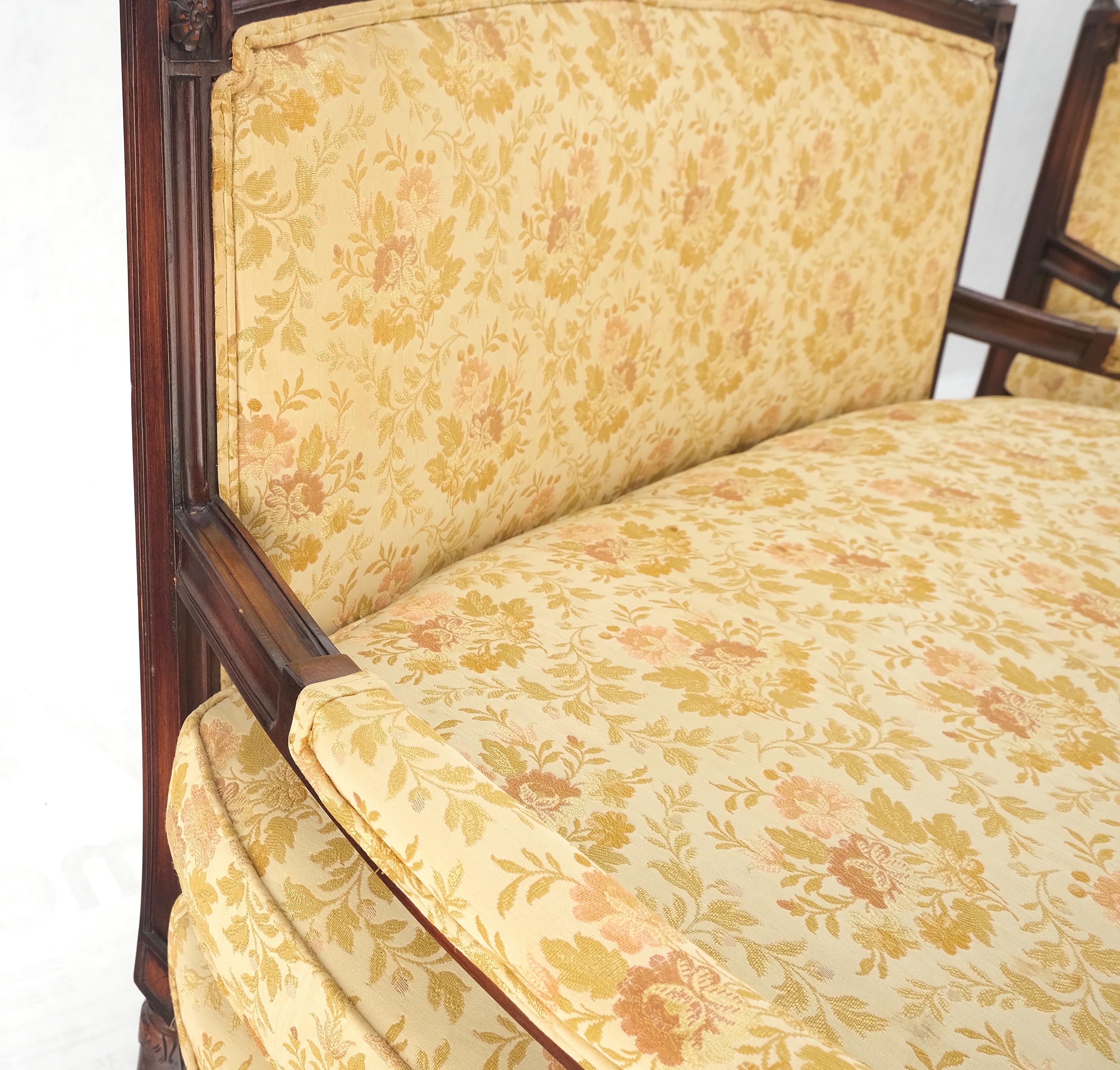 Paar antike geschnitzte Sofas aus Nussbaumholz und Gold mit Polsterung, Love Seats MINT! im Angebot 10