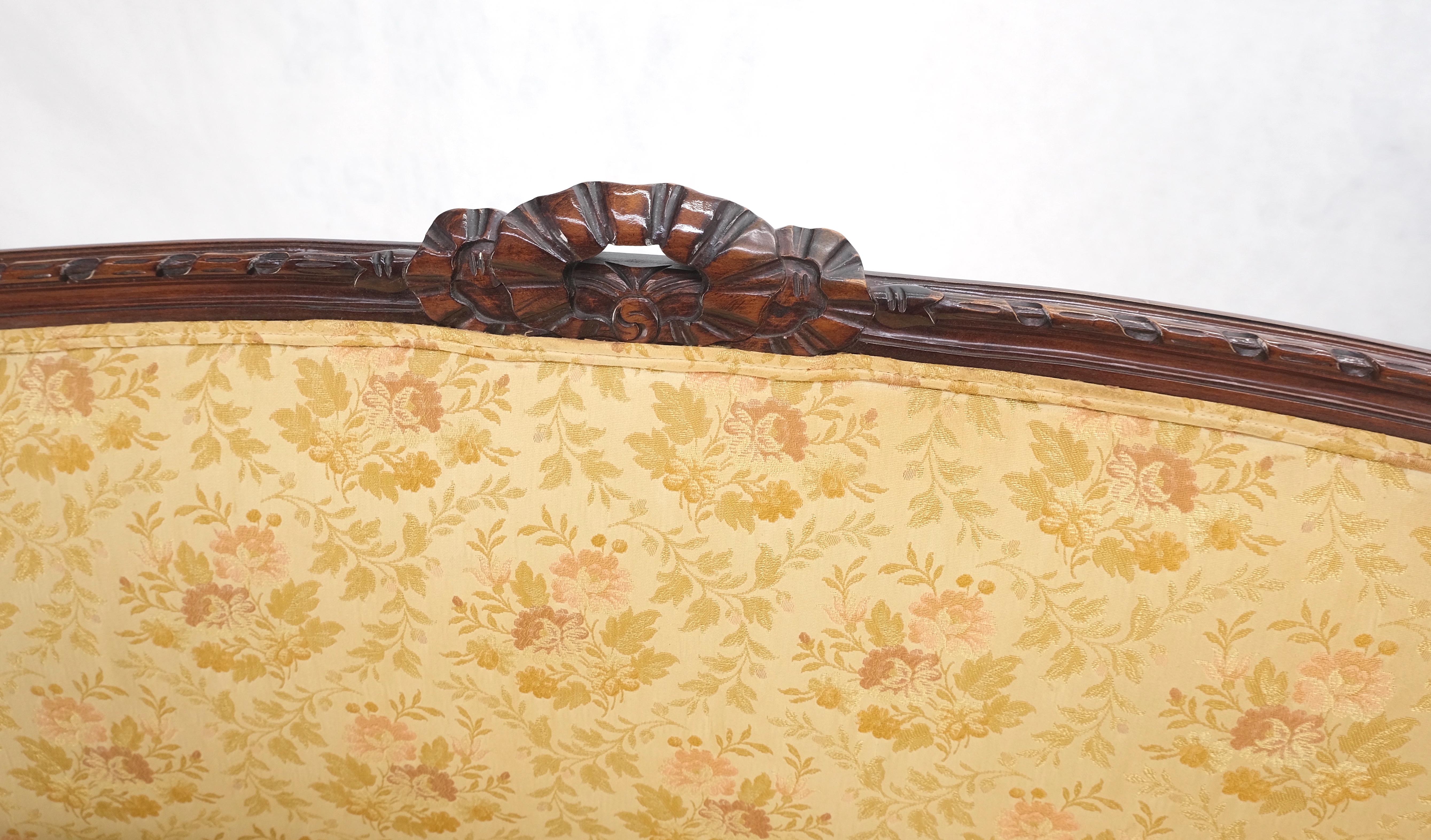 Paar antike geschnitzte Sofas aus Nussbaumholz und Gold mit Polsterung, Love Seats MINT! im Angebot 3
