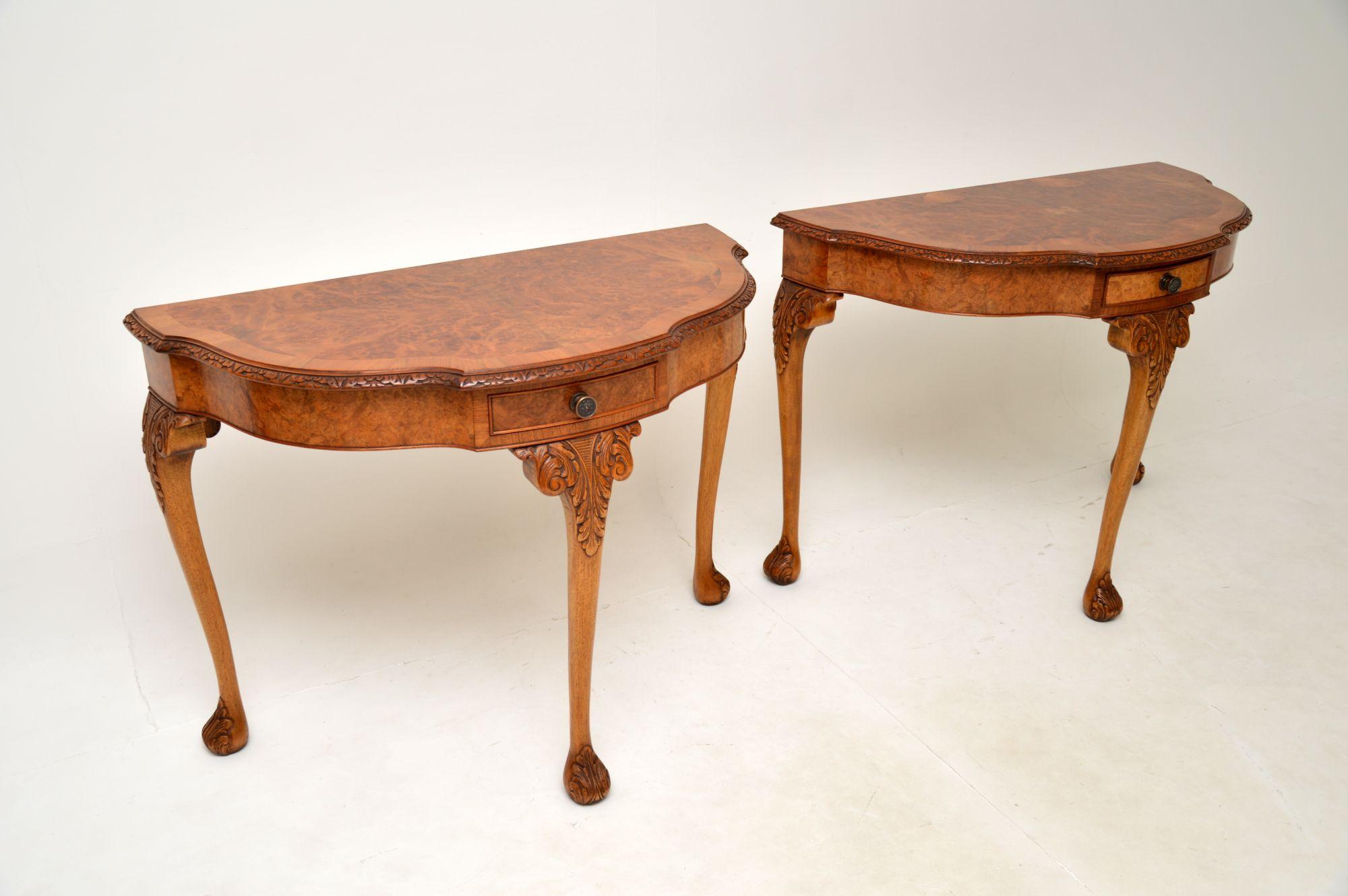 Mid-20th Century Pair of Antique Queen Anne Style Burr Walnut Console Tables For Sale