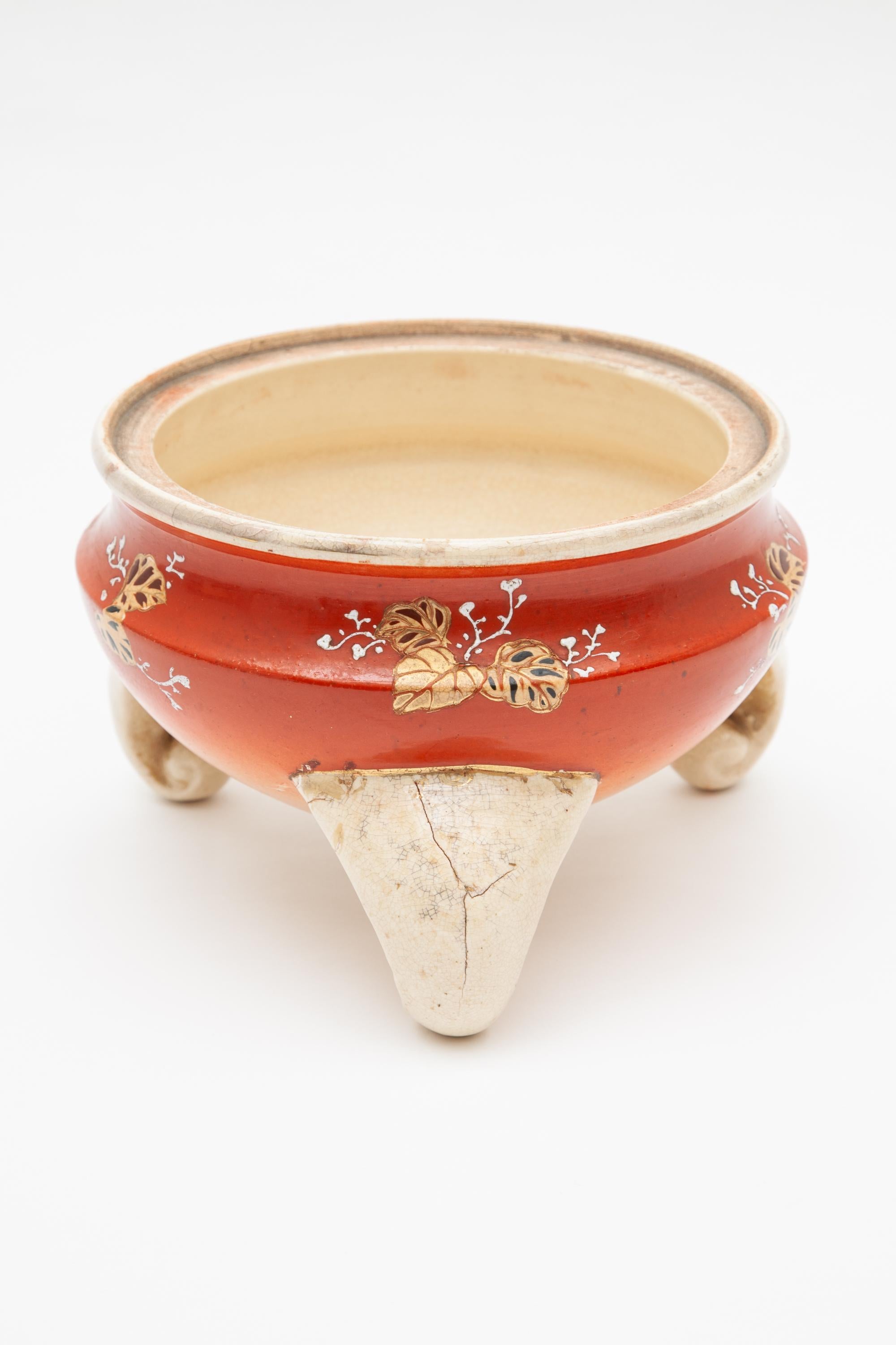 Japanese Pair of Antique Red 19th Century Satsuma Vases, Japan