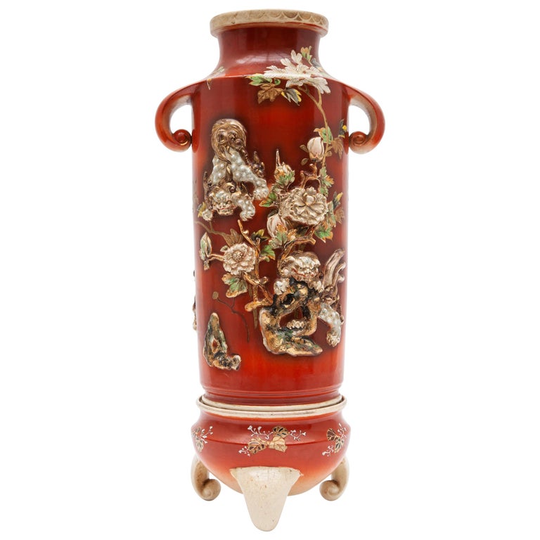 Pair of Antique Red 19th Century Satsuma Vases, Japan 1