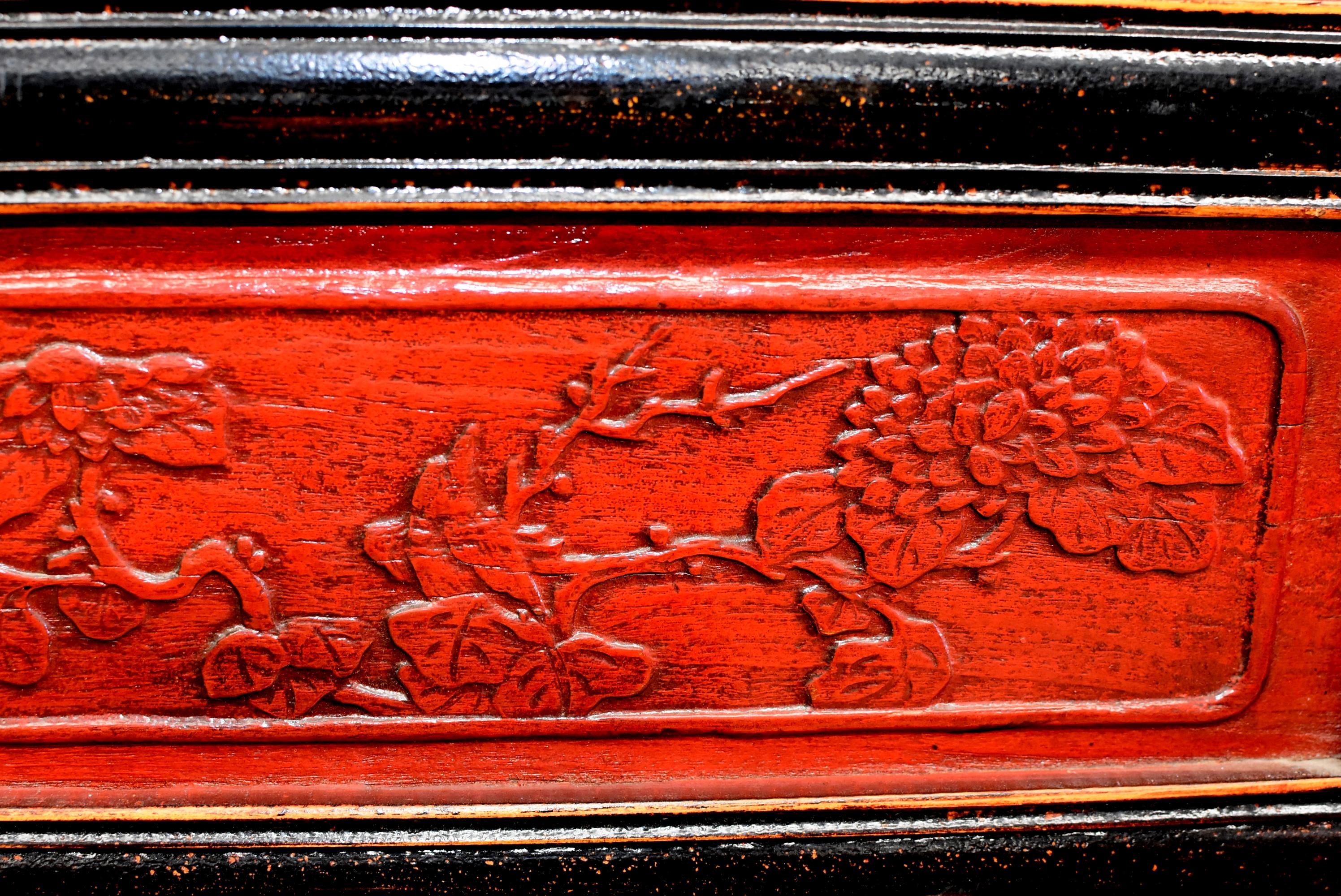 19th Century Pair of Antique Red and Black Chinese Screens For Sale