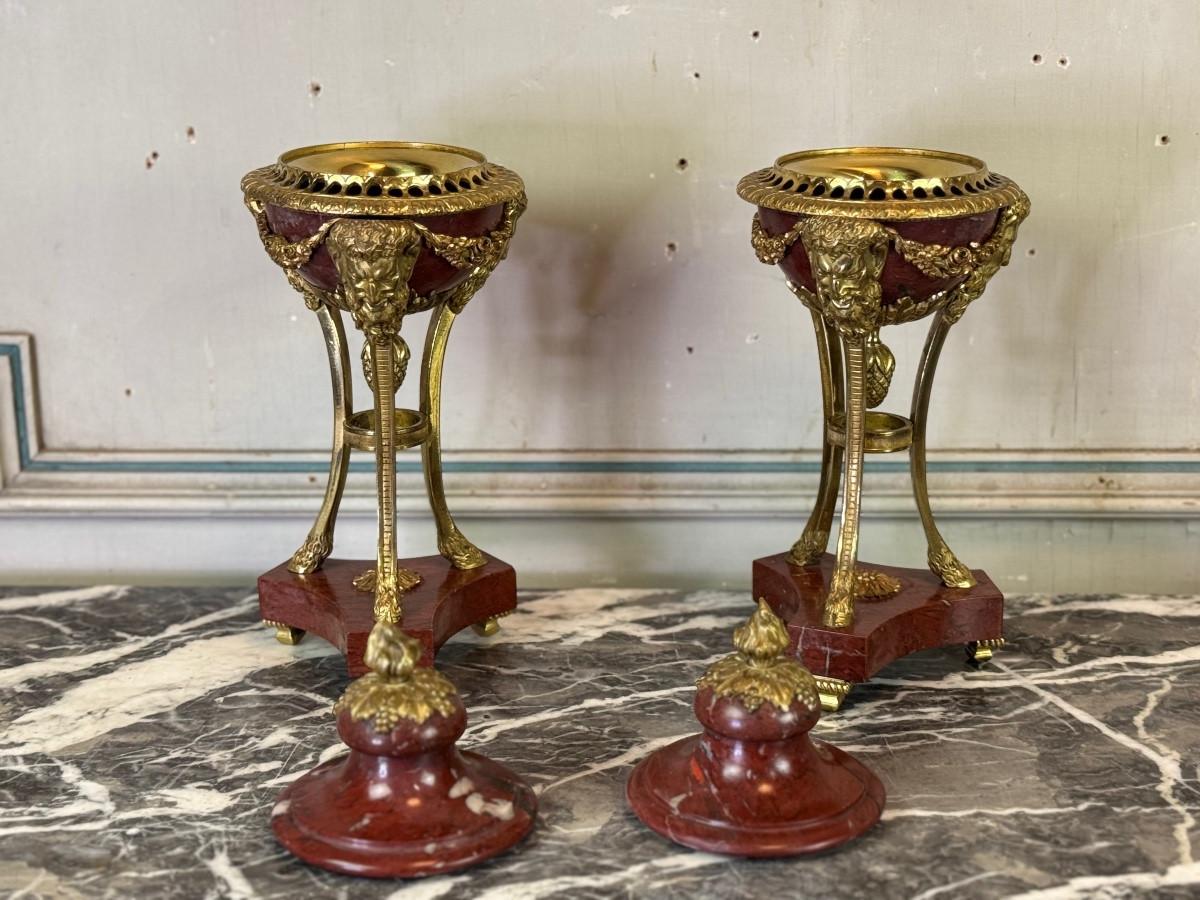 Pair Of Antique Red Marble Tripod Vases In The Louis XVI Style Circa 1880 For Sale 5