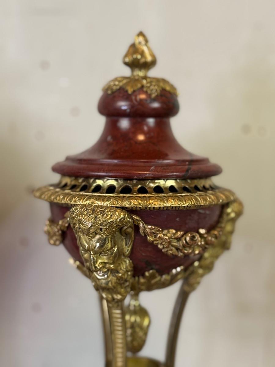 Pair Of Antique Red Marble Tripod Vases In The Louis XVI Style Circa 1880 For Sale 7