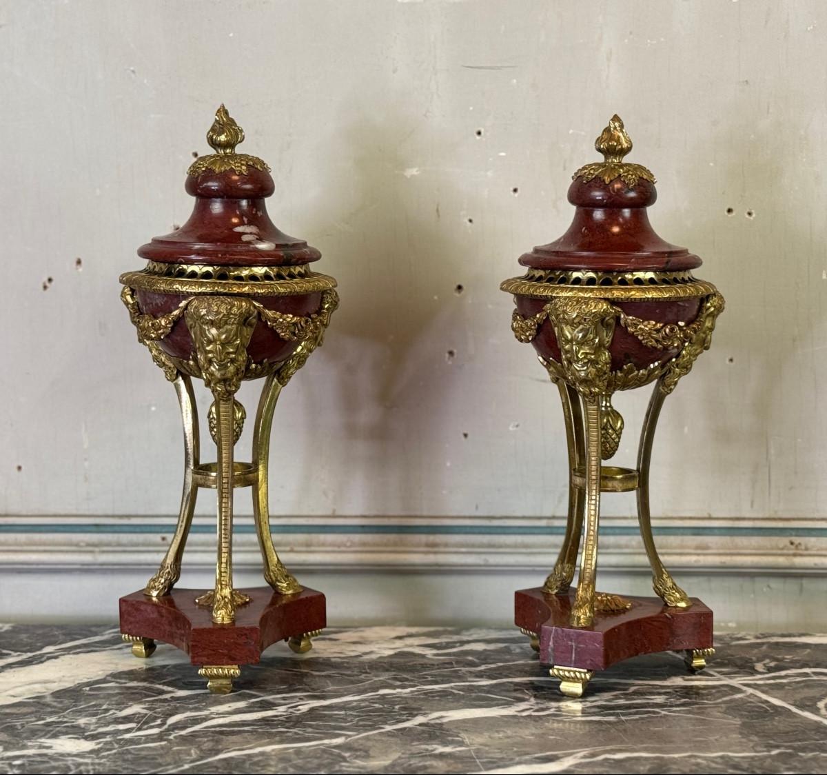 Pair Of Antique Red Marble Tripod Vases In The Louis XVI Style Circa 1880 For Sale 8