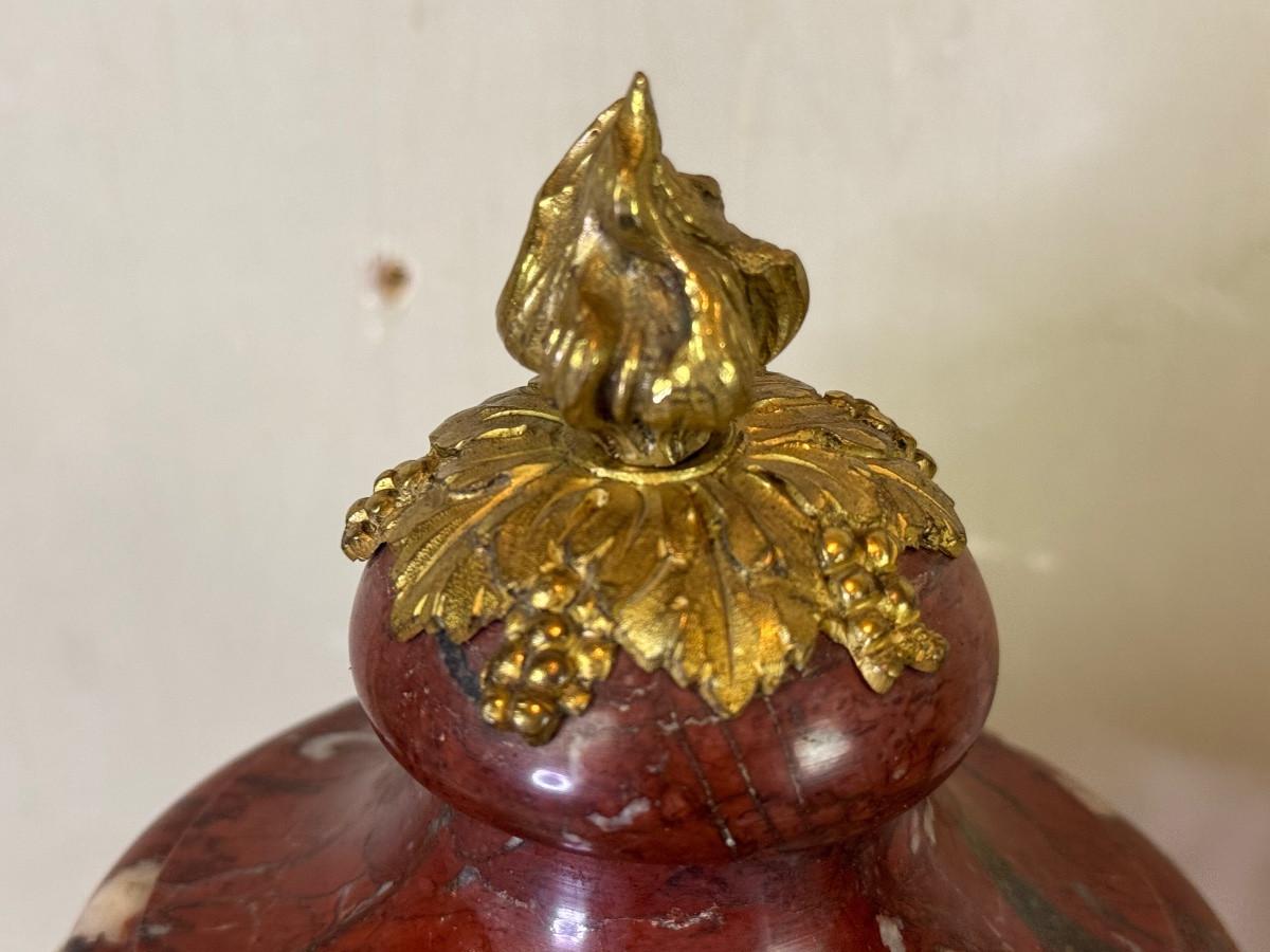 Pair Of Antique Red Marble Tripod Vases In The Louis XVI Style Circa 1880 For Sale 2