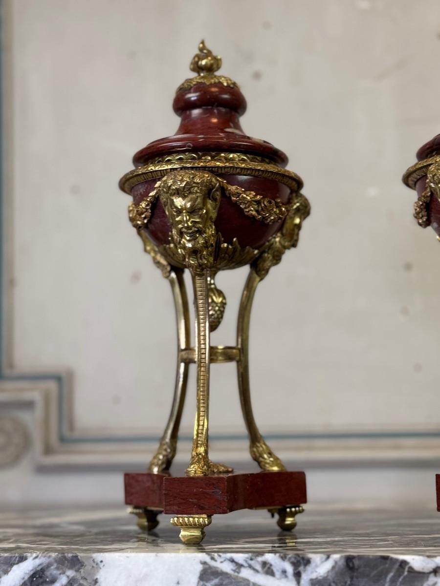 Pair Of Antique Red Marble Tripod Vases In The Louis XVI Style Circa 1880 For Sale 3