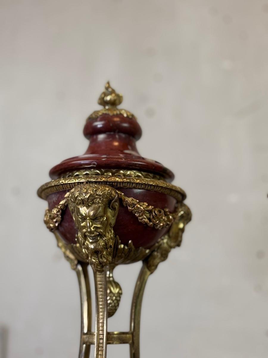 Pair Of Antique Red Marble Tripod Vases In The Louis XVI Style Circa 1880 For Sale 4