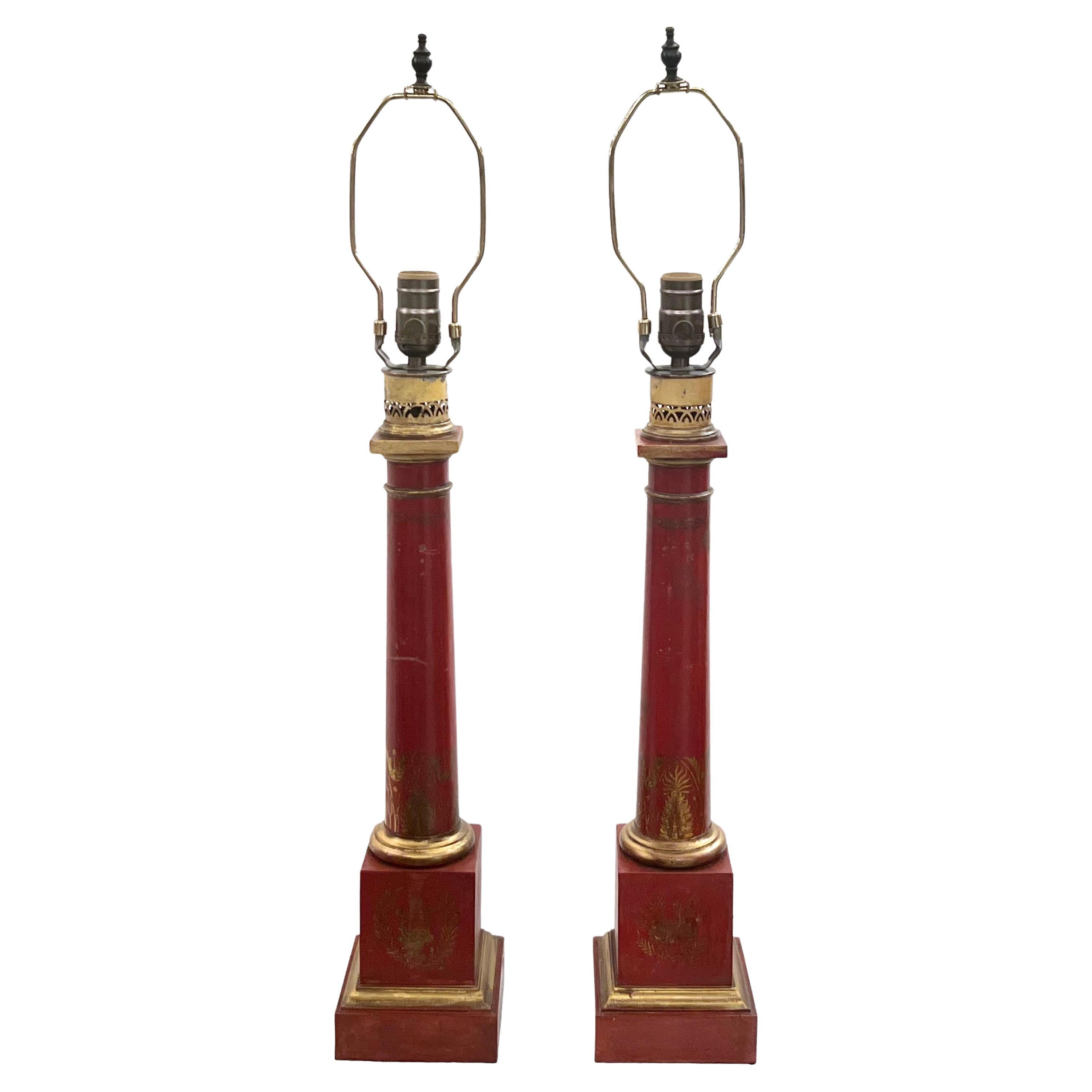 Paar antike, rot bemalte Tole-Lampen 