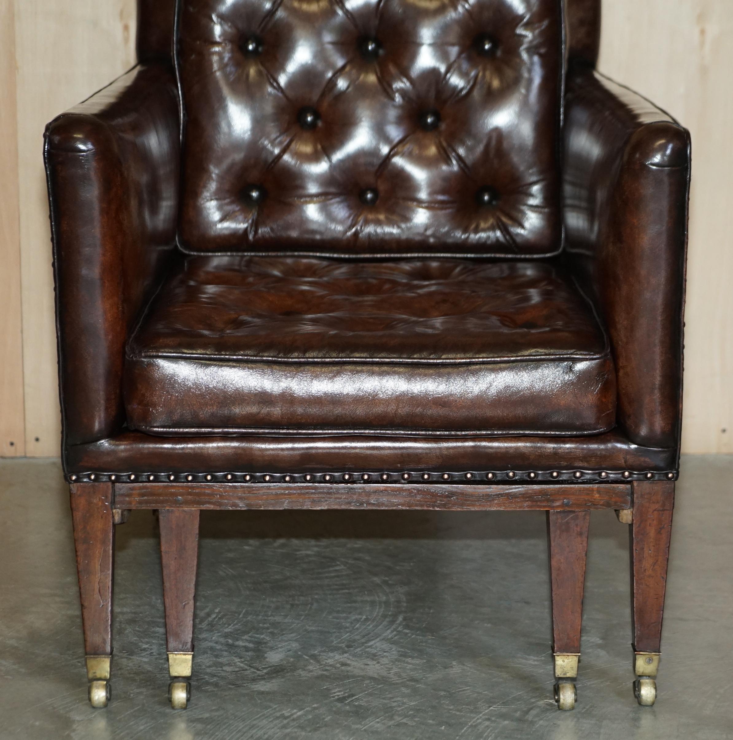 Early 19th Century Pair of Antique Regency Brown Leather Chesterfield Armchairs Extending Stools For Sale