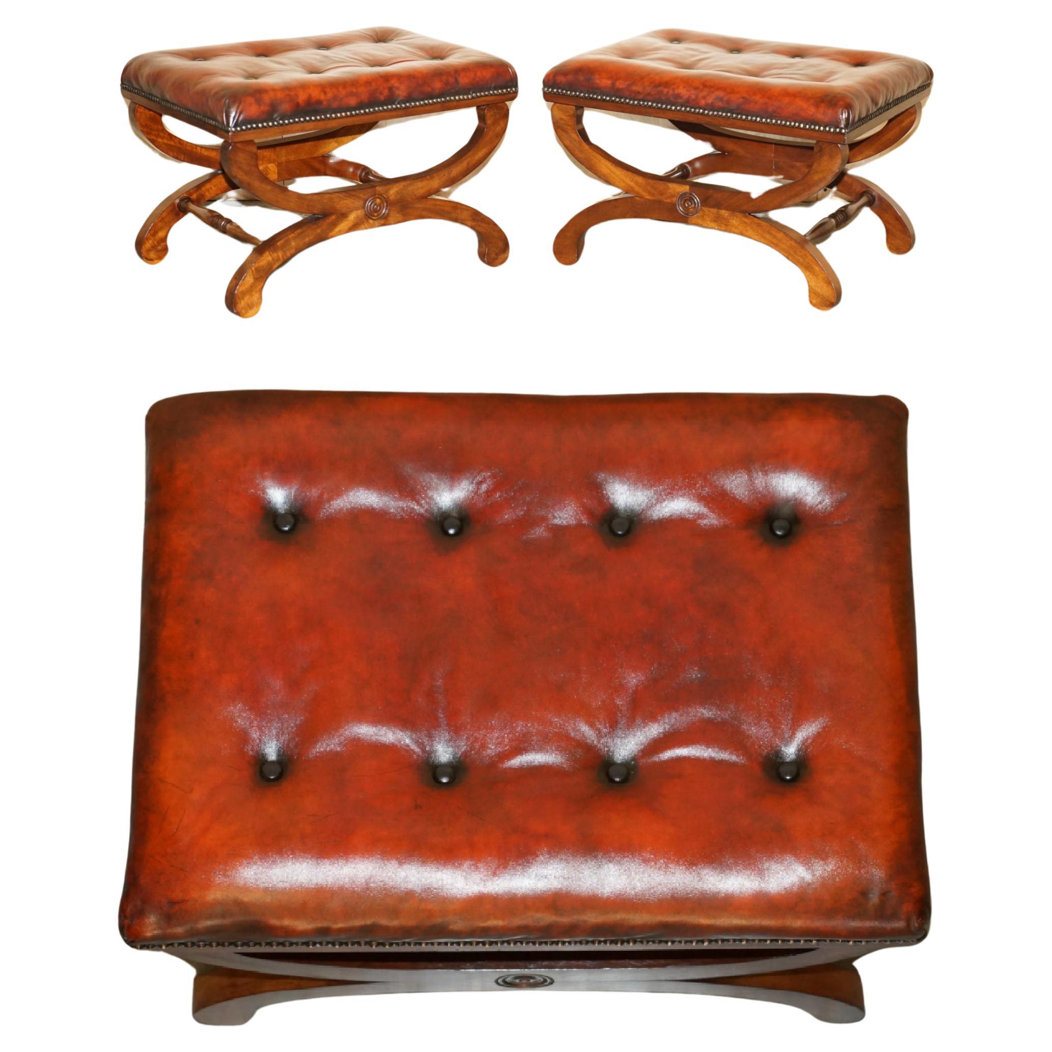 PAIR OF ANTIQUE REGENCY BROWN LEATHER CHESTERFIELD BARON X FRAMED FOOTSTOOLs For Sale