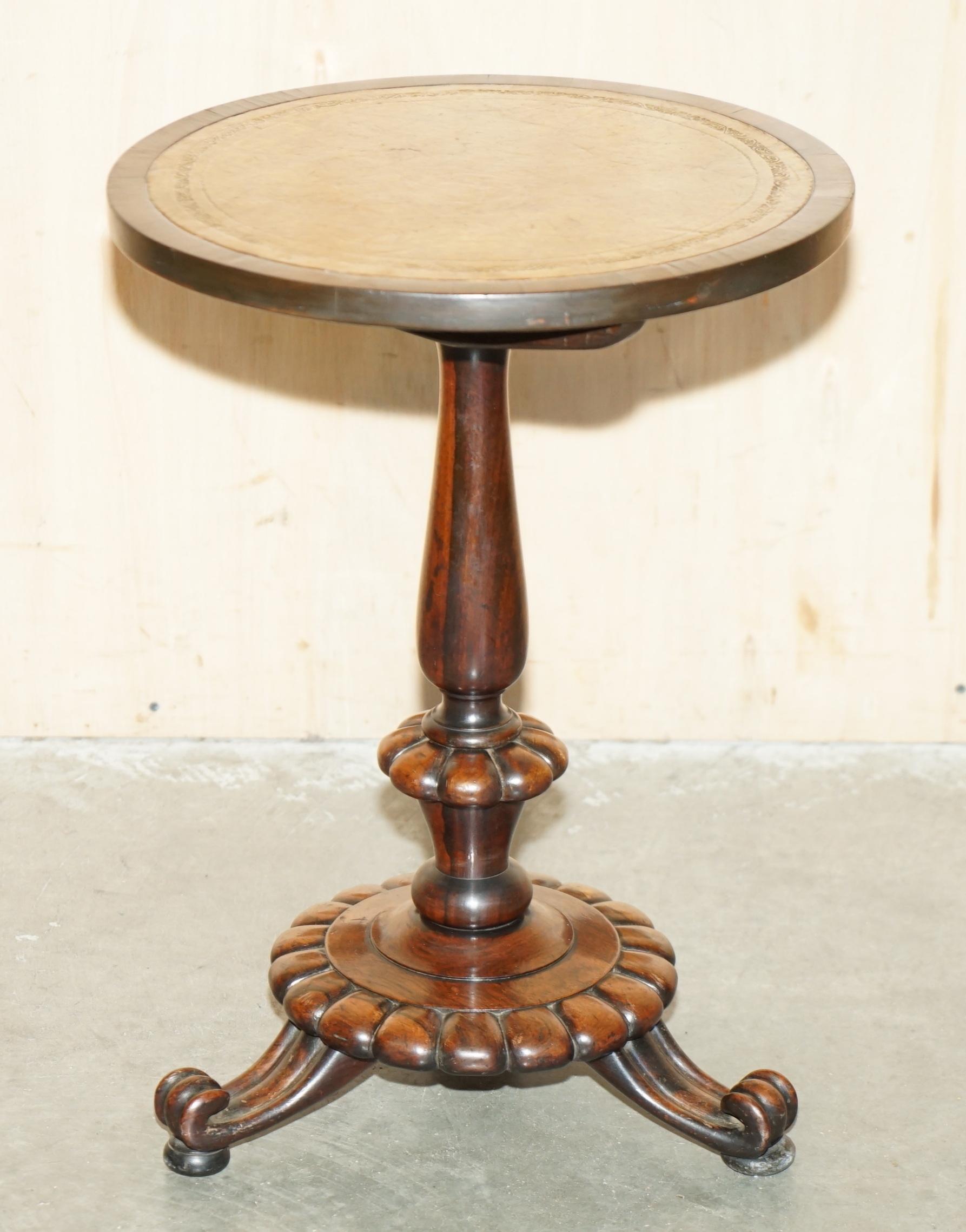 COPPIA DI TAVOLINI DA LAMPADA ANTIQUE REGENCY CIRCA 1815 IN LEGNO DURO E PELLE MARRONE SiDE in vendita 7