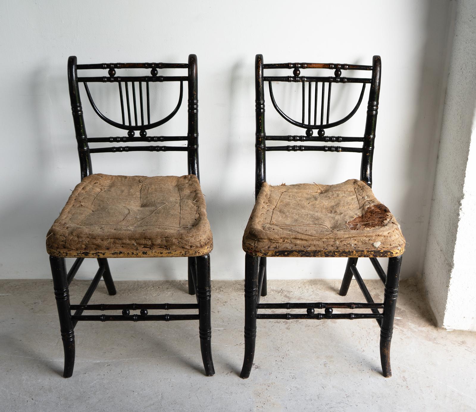 Pareja De Sillas Antiguas De La Regencia De Bambú De Imitación Ebonizado, Principios Del Siglo XIX Madera en venta