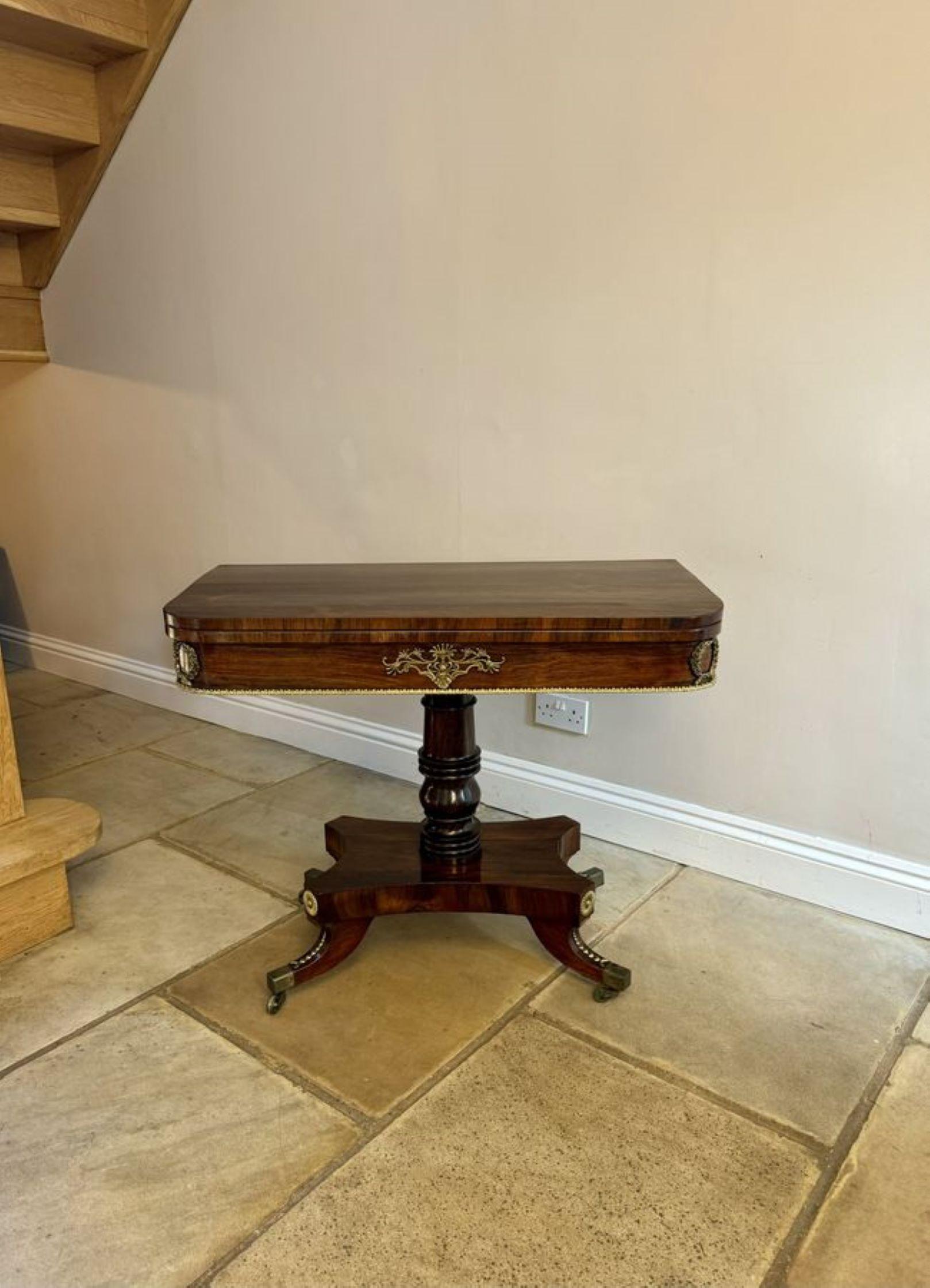 Paire de tables à cartes anciennes de style Régence en bois de rose de qualité exceptionnelle en vente 4