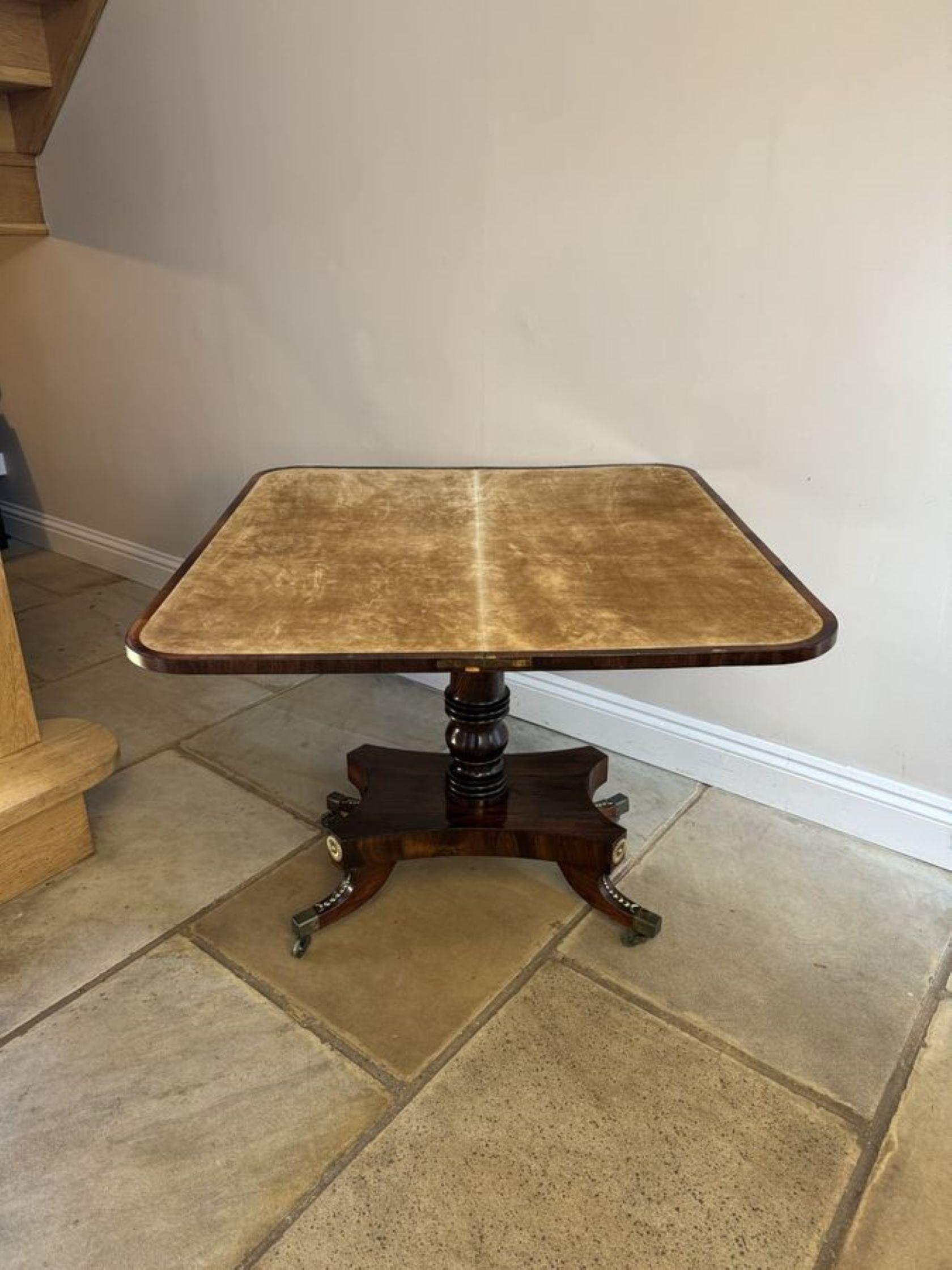 Regency Paire de tables à cartes anciennes de style Régence en bois de rose de qualité exceptionnelle en vente