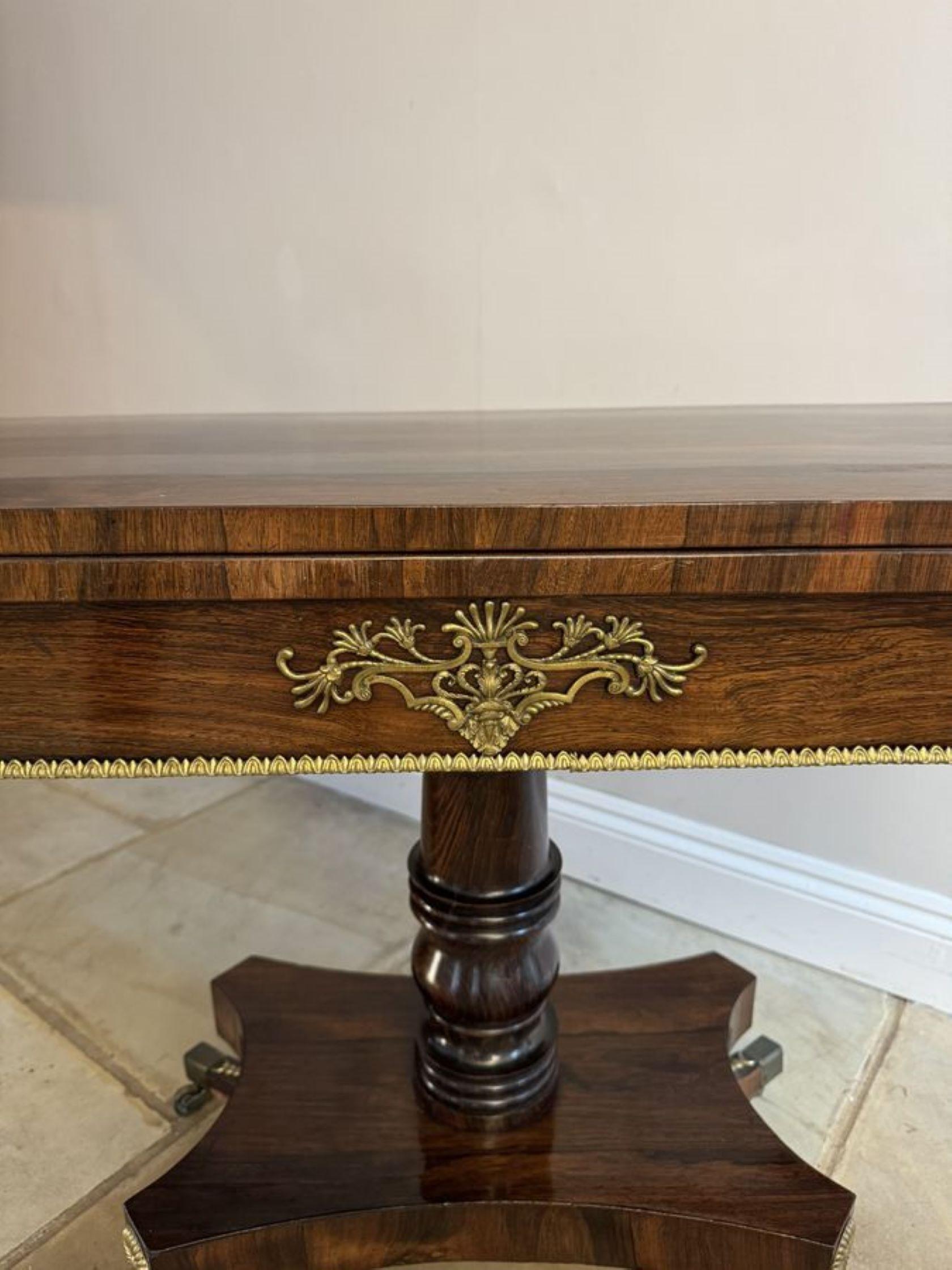 Paire de tables à cartes anciennes de style Régence en bois de rose de qualité exceptionnelle en vente 1