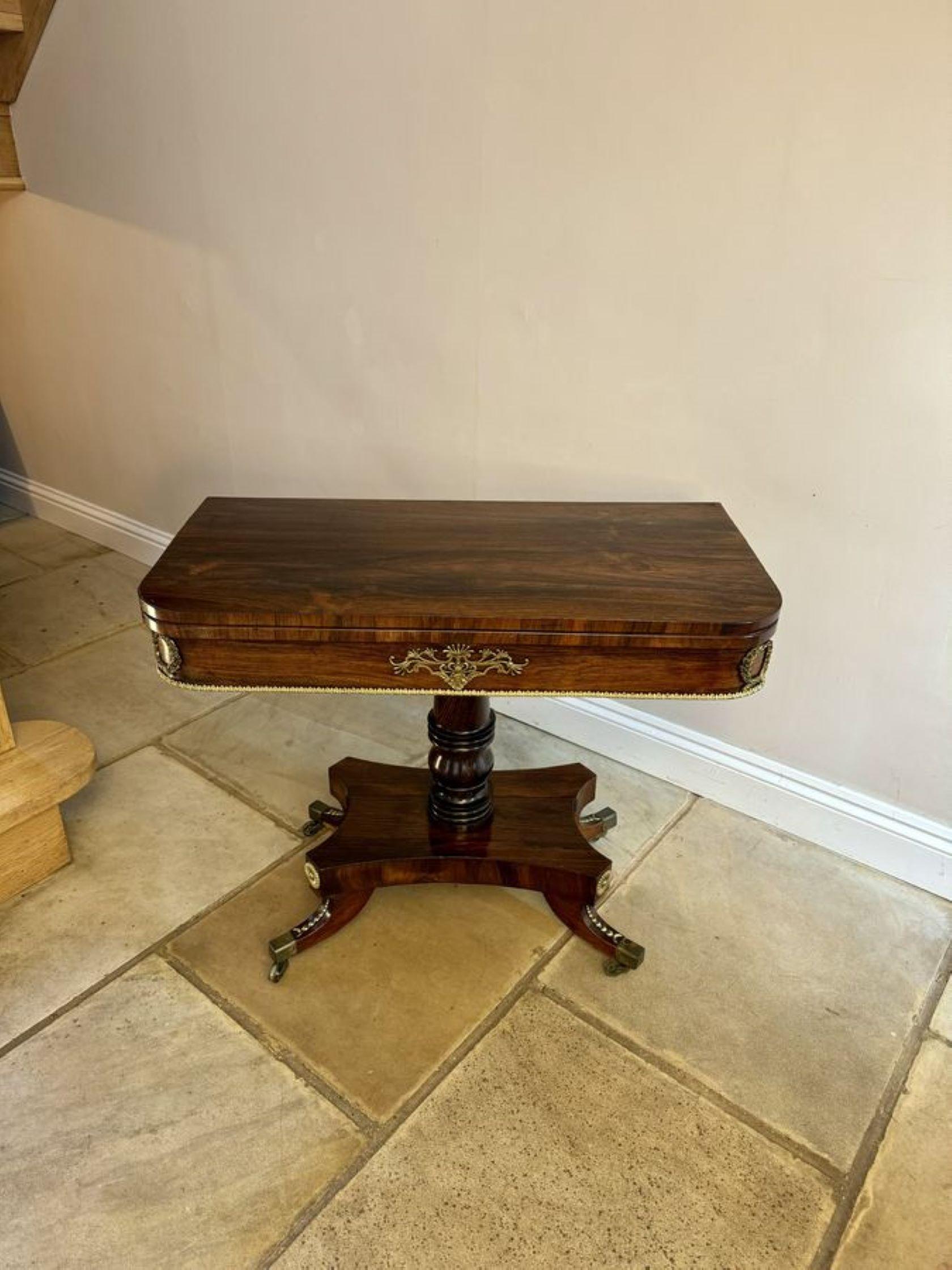 Paire de tables à cartes anciennes de style Régence en bois de rose de qualité exceptionnelle en vente 3