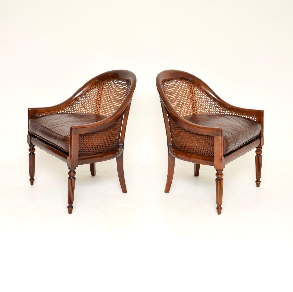 Regency Paire de fauteuils anciens de style Régence en vente