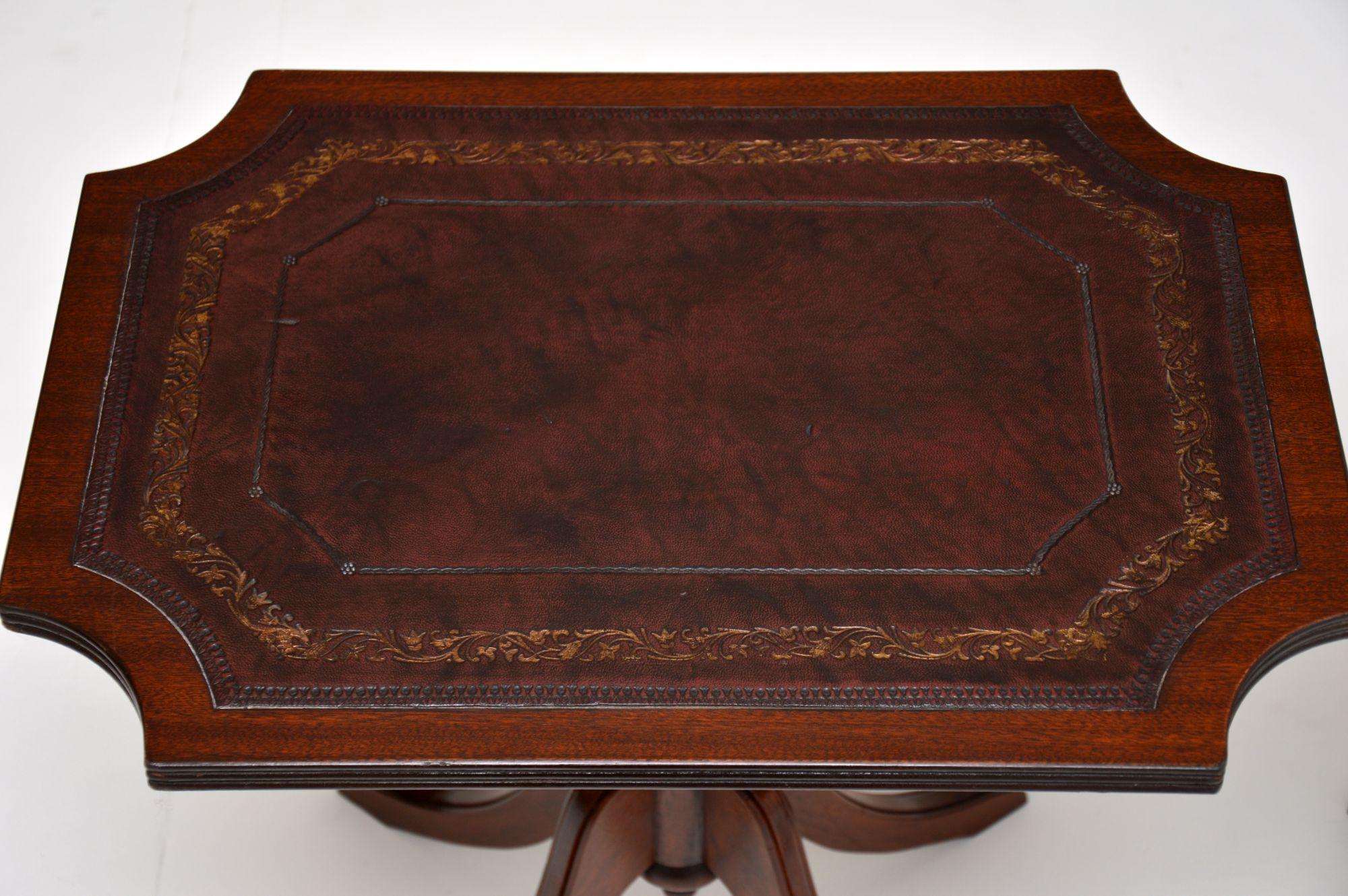 Pair of Antique Regency Style Leather Top Mahogany Side Tables In Good Condition In London, GB
