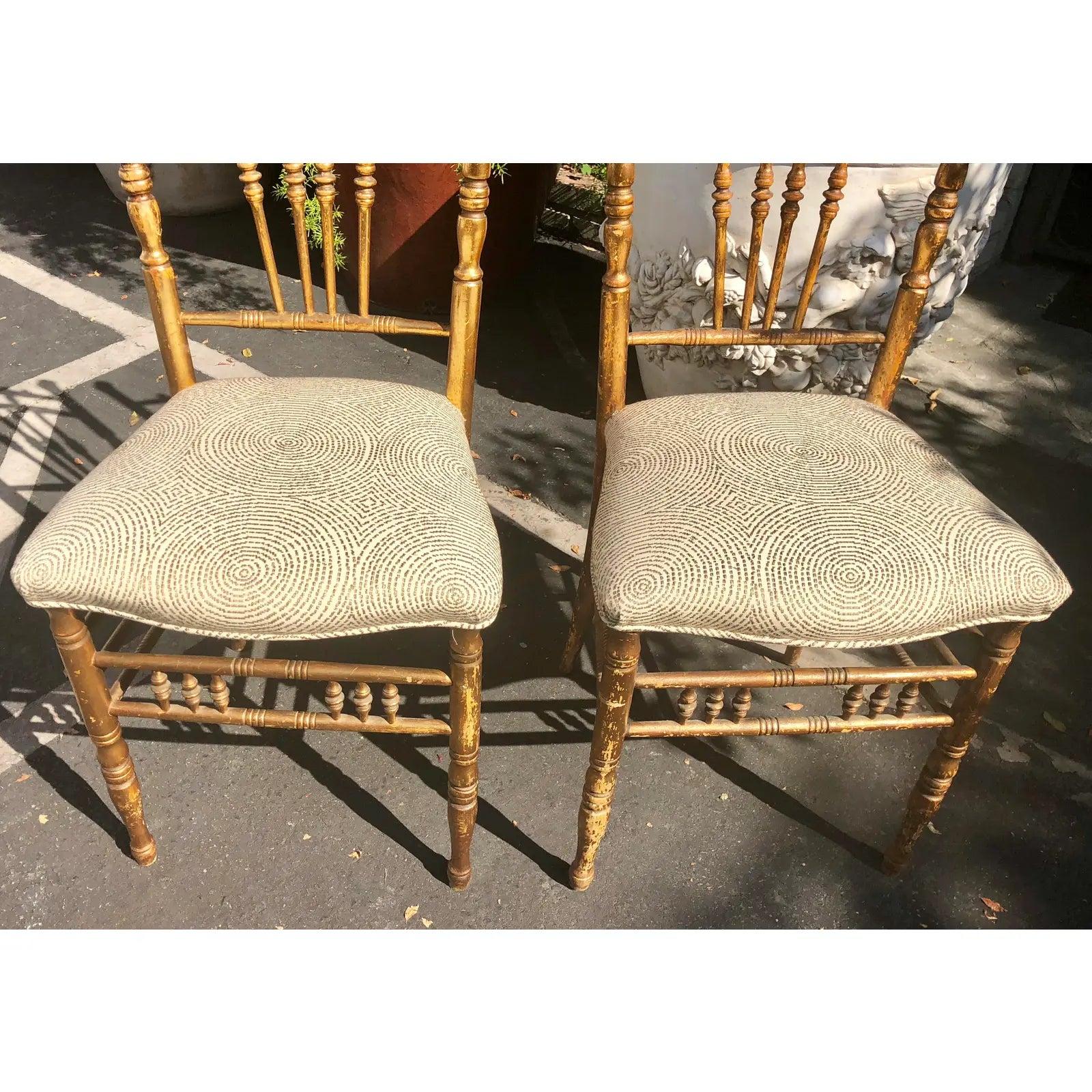 Paire de chaises d'appoint anciennes de style Regency, fin du 19ème siècle Bon état - En vente à LOS ANGELES, CA