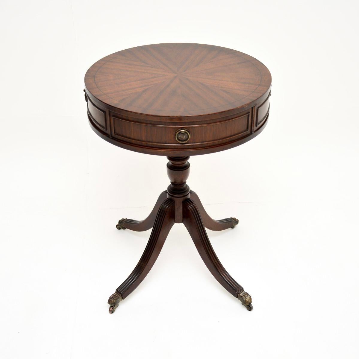 Wood Pair of Antique Regency Style Side Tables For Sale