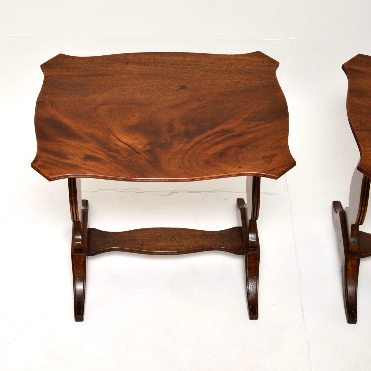 Wood Pair of Antique Regency Style Side Tables For Sale