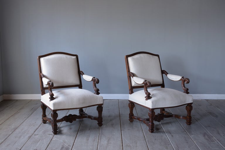 Antique Renaissance Armchairs In Good Condition In Los Angeles, CA