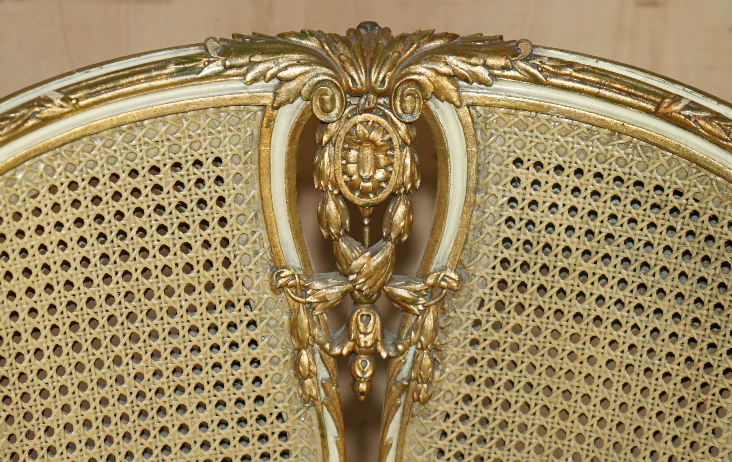 COPPIA DI POLTRONE Chesterfield RESTAURATE IN PELLE FRANCA CIR 1880 BERGERE In condizioni buone in vendita a West Sussex, Pulborough