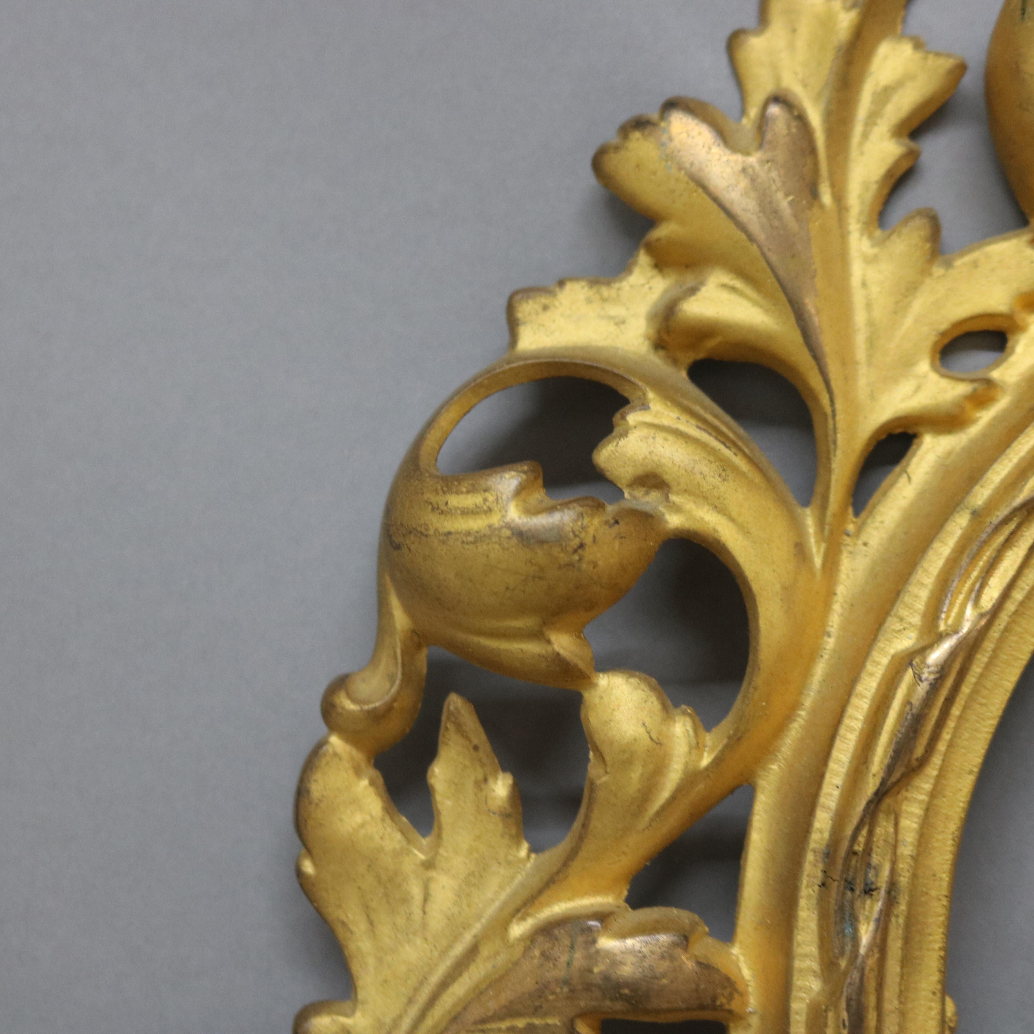 Pareja de marcos antiguos rococó de bronce dorado con forma foliada C1900

Medidas - 11,25 