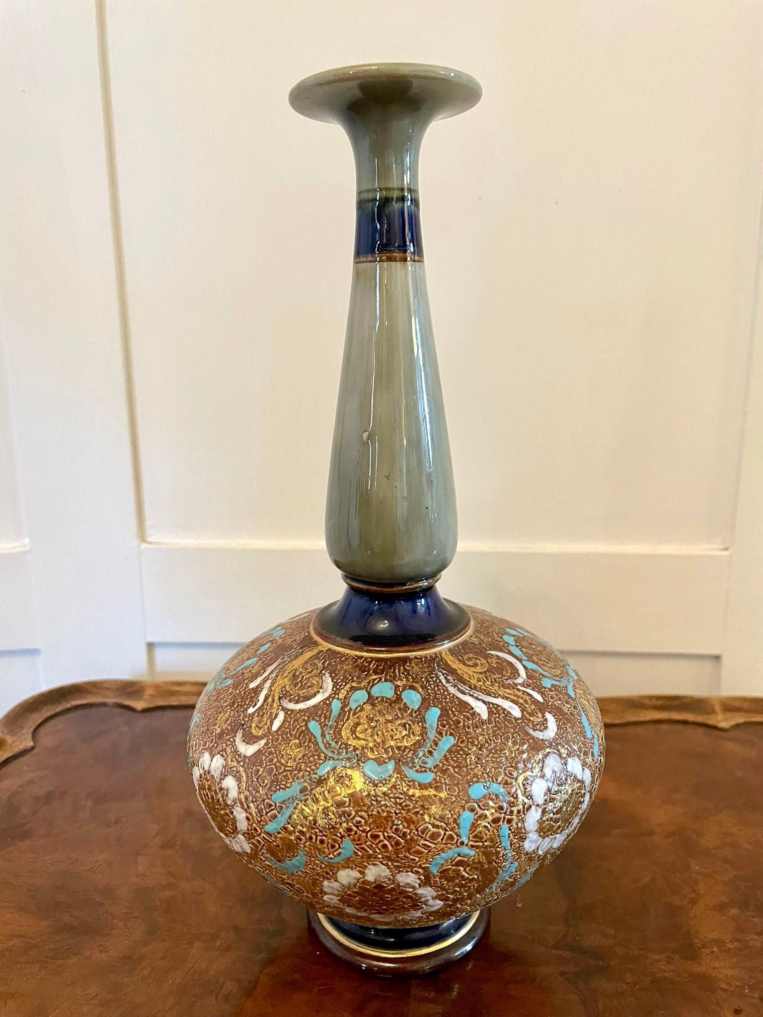 Paar antike Royal Doulton-Vasen (20. Jahrhundert)