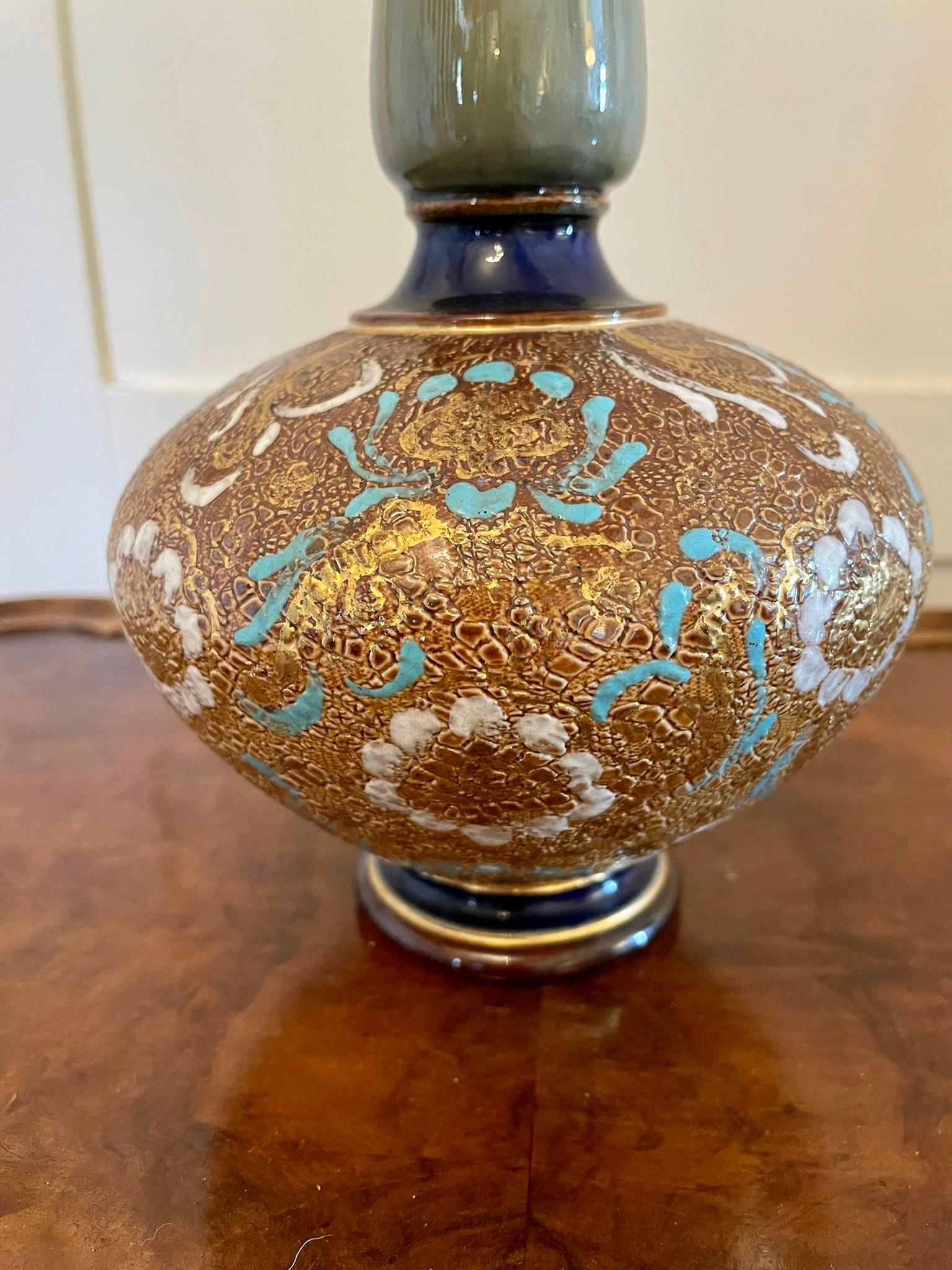 Paar antike Royal Doulton-Vasen (Porzellan)