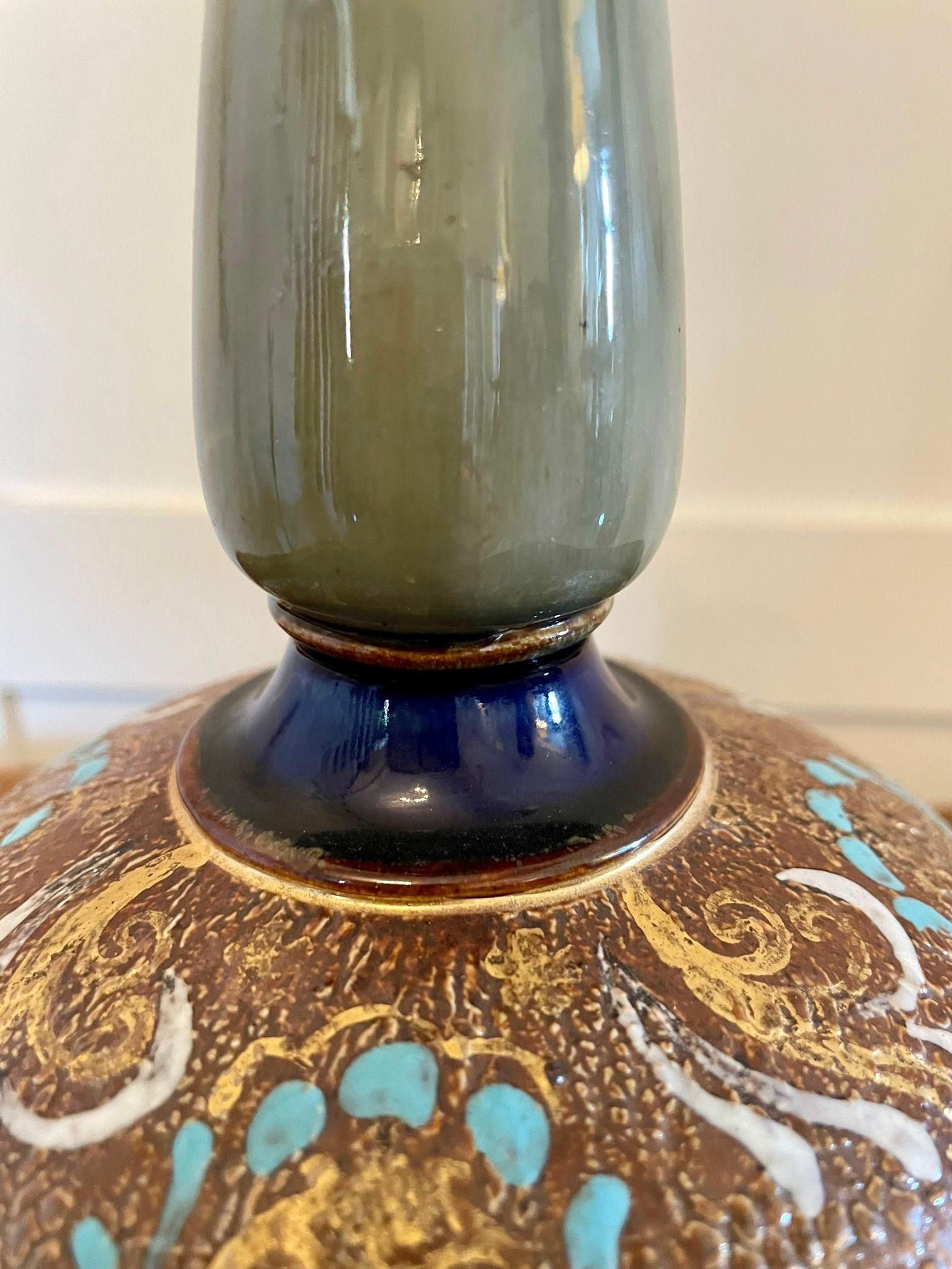 Paar antike Royal Doulton-Vasen 1