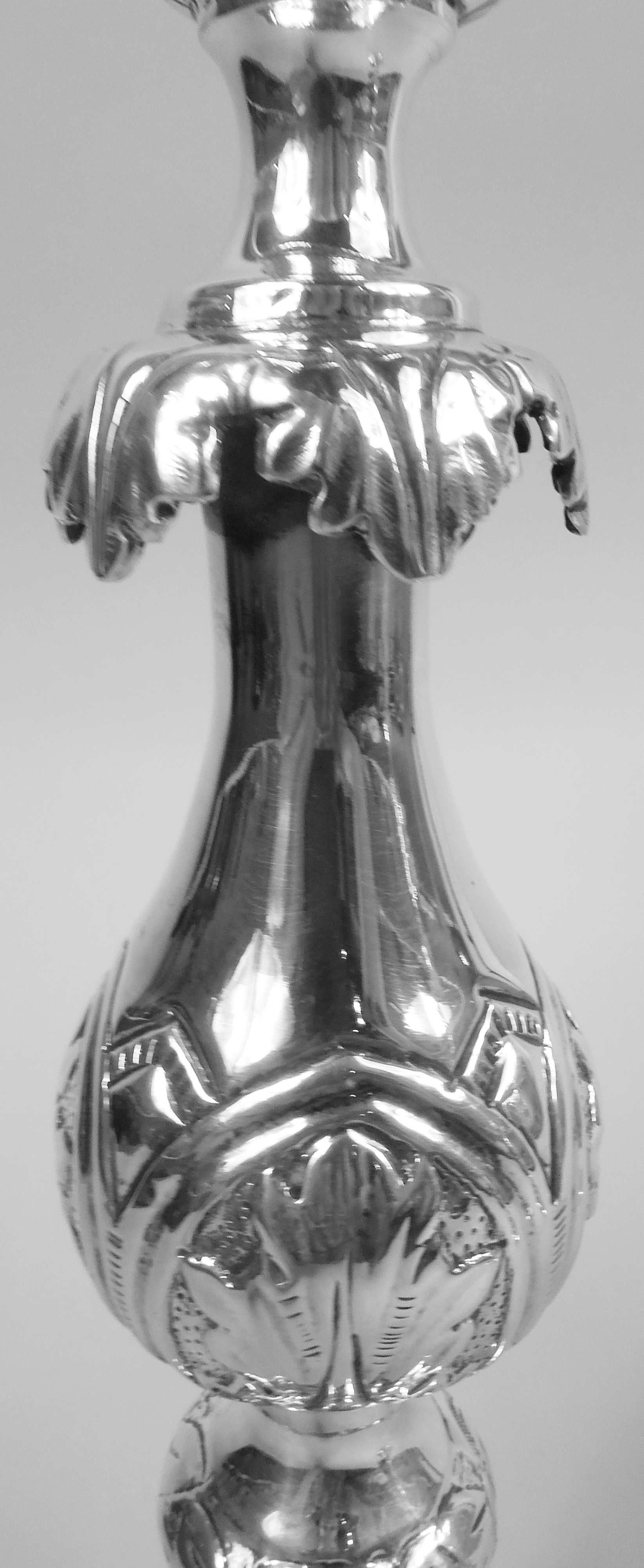 Paire de chandeliers classiques russes anciens en argent   Bon état - En vente à New York, NY